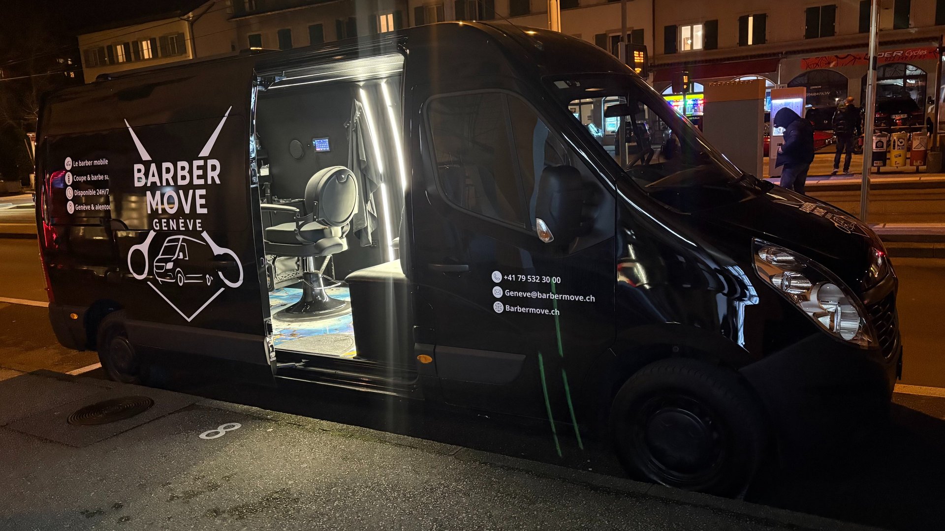 Camion Barber move nuit
