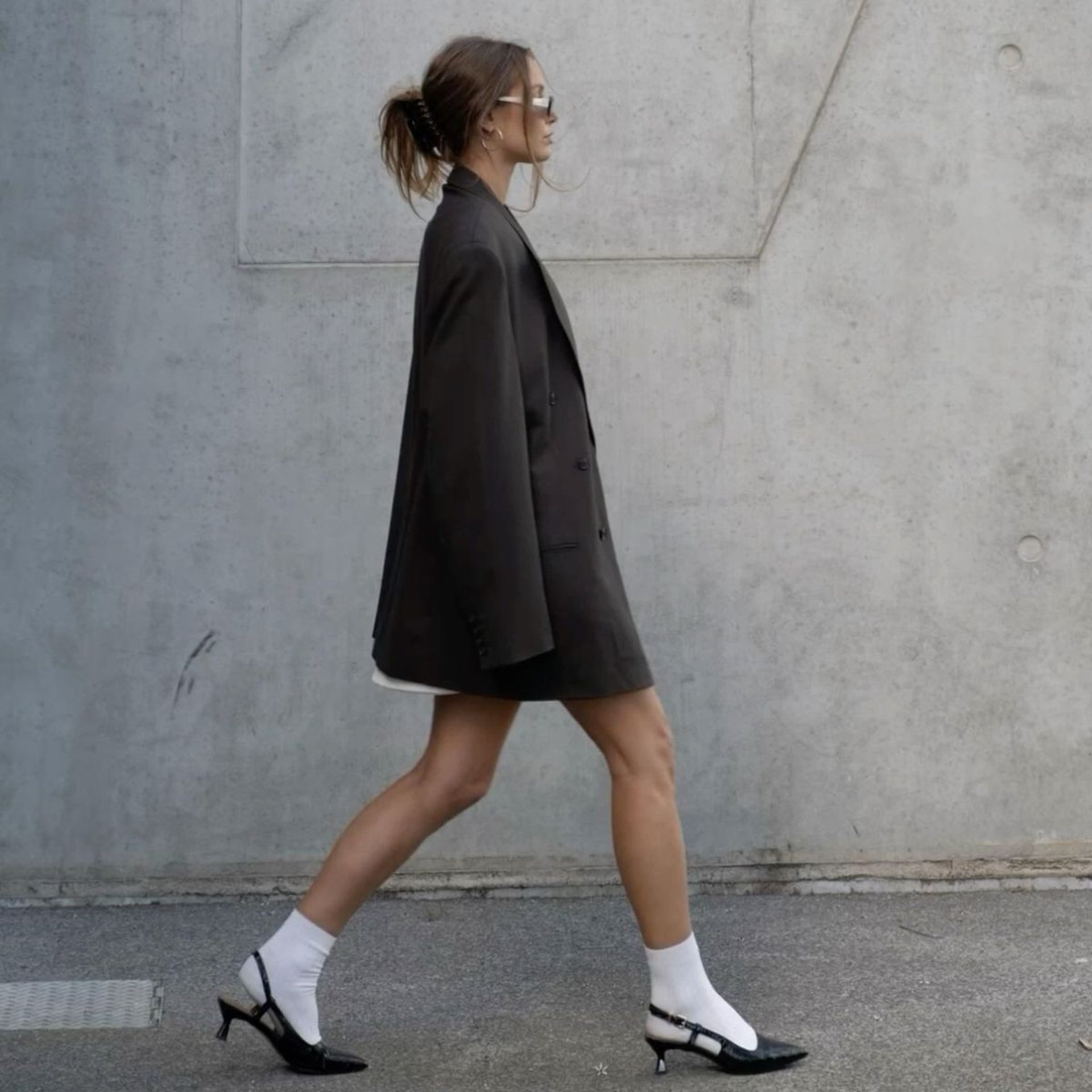 black and white bed linen