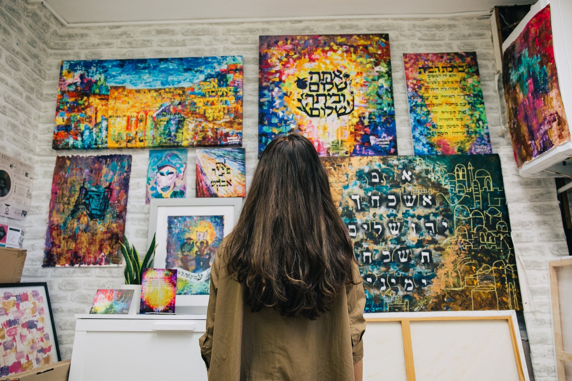 black and white bed linen