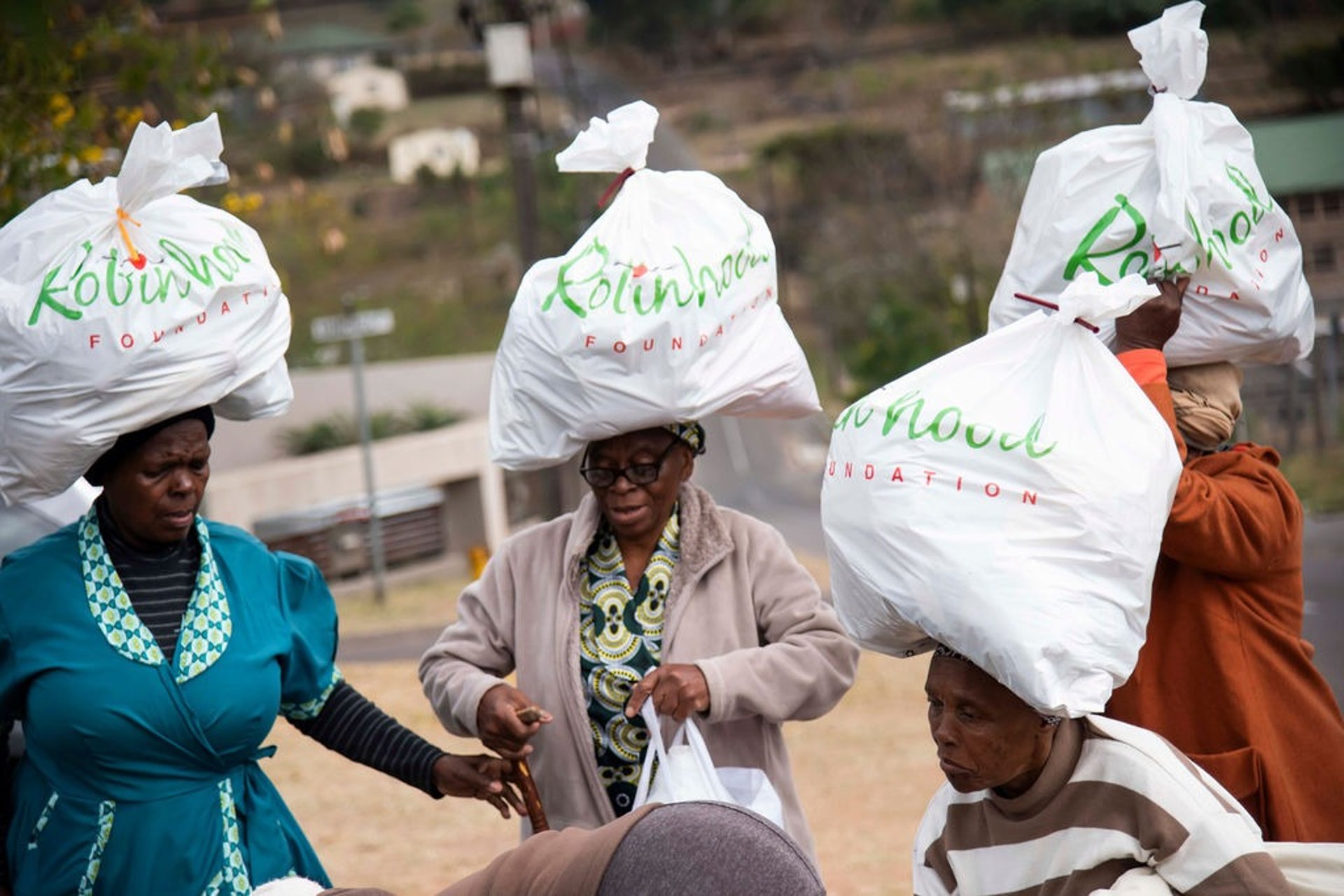 black and white bed linen