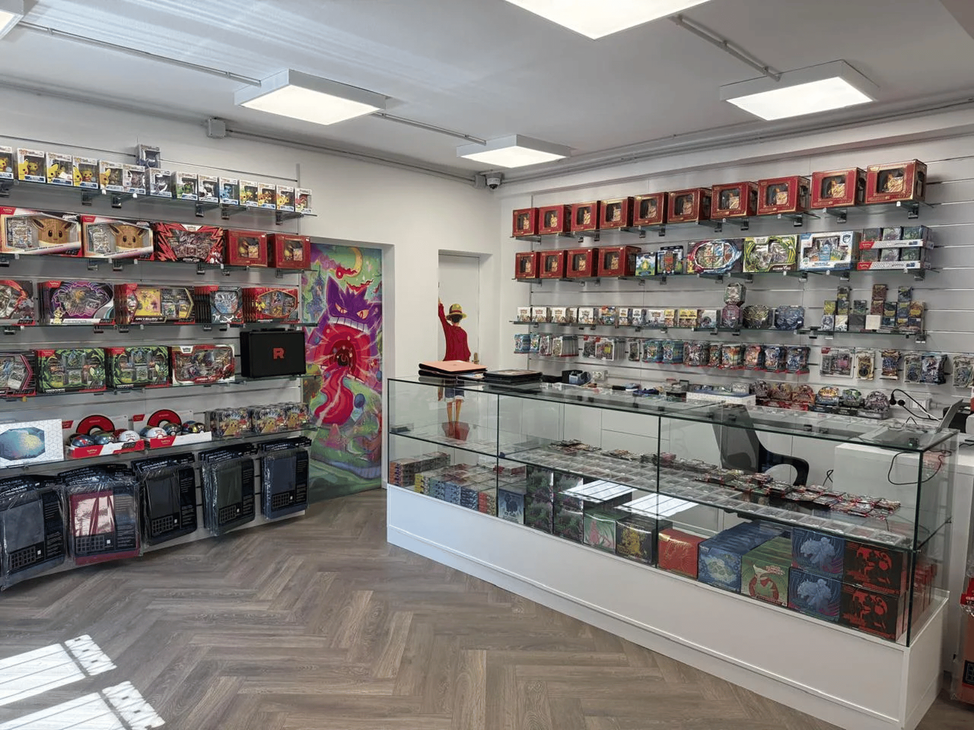 black and white bed linen