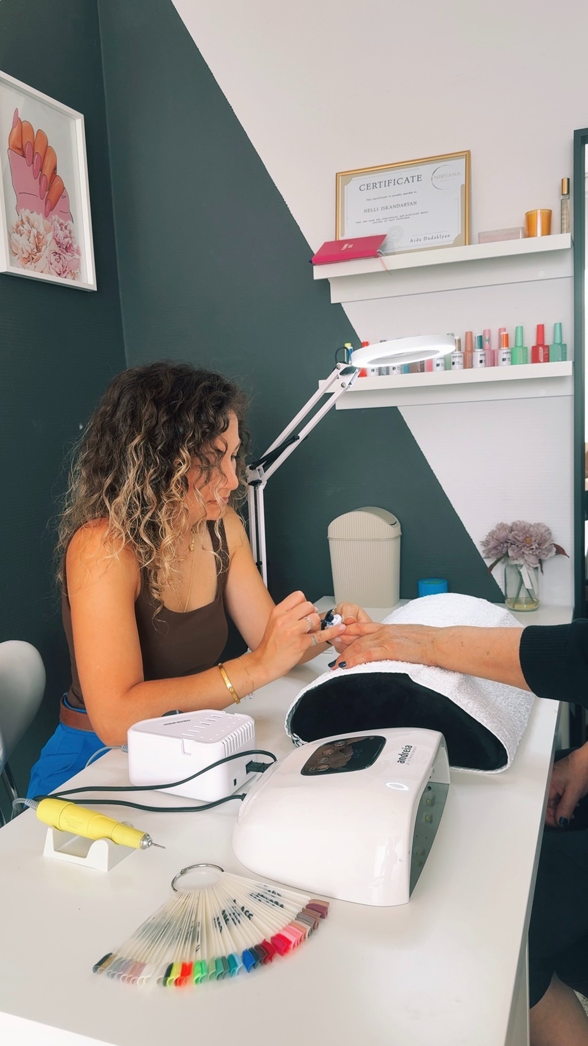 black and brown leather padded tub sofa