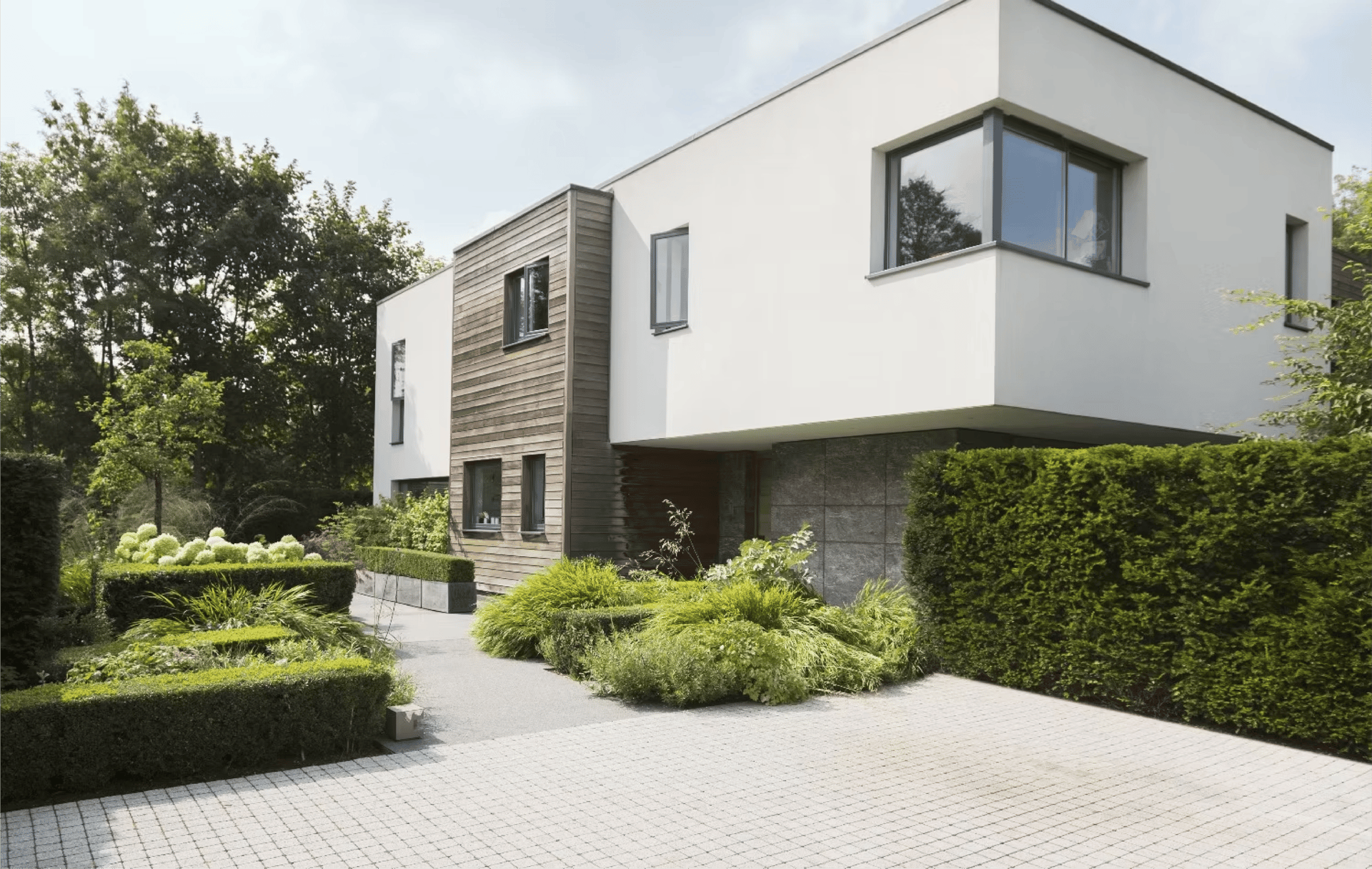 black and white bed linen