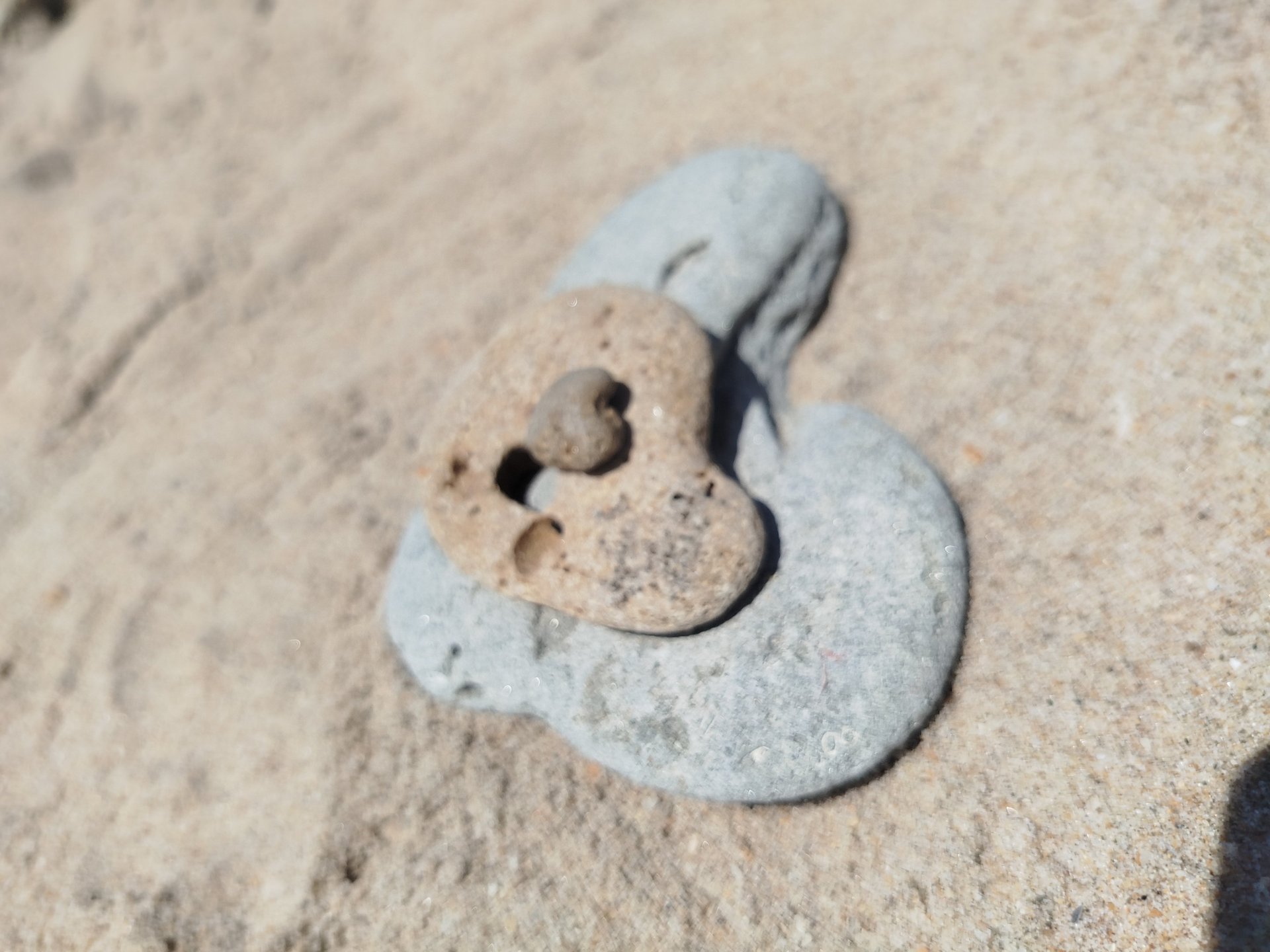 gray computer monitor