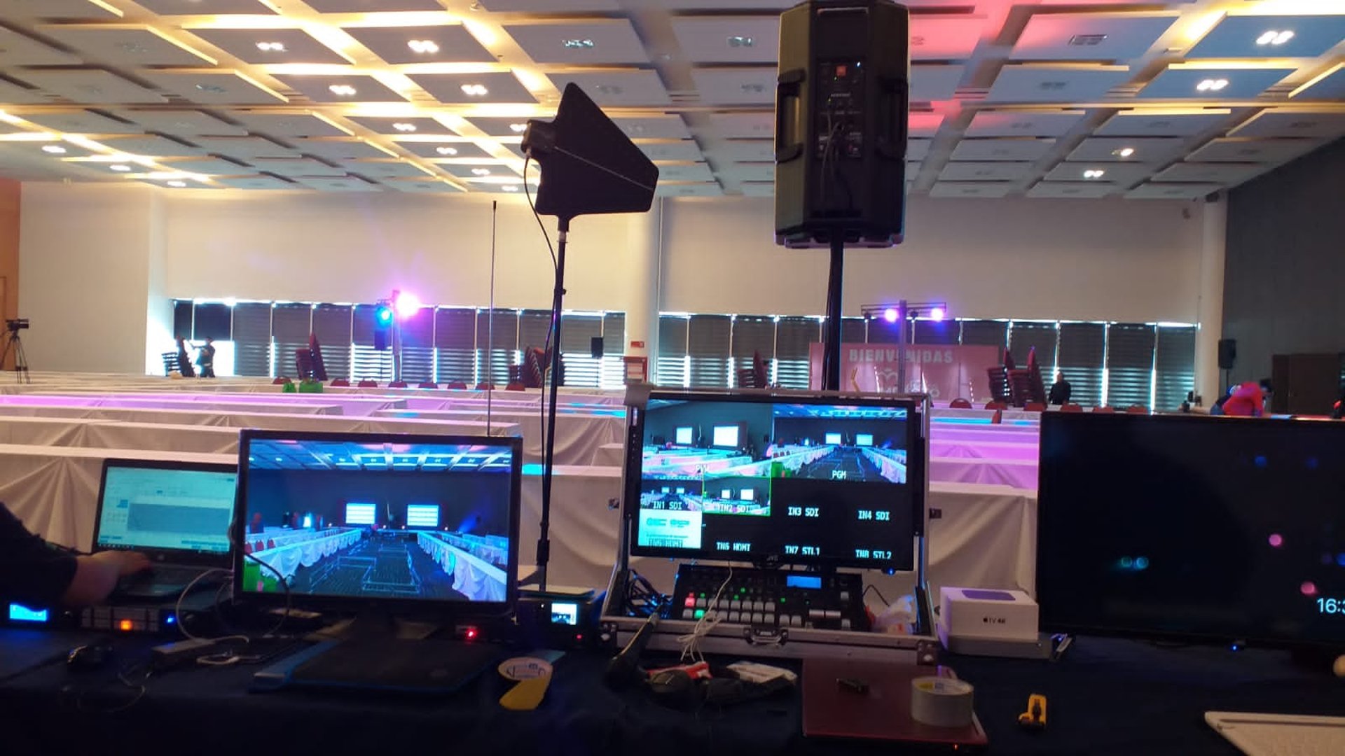 renta de equipo de audio profesional,  circuito cerrado con swicher y pantallas