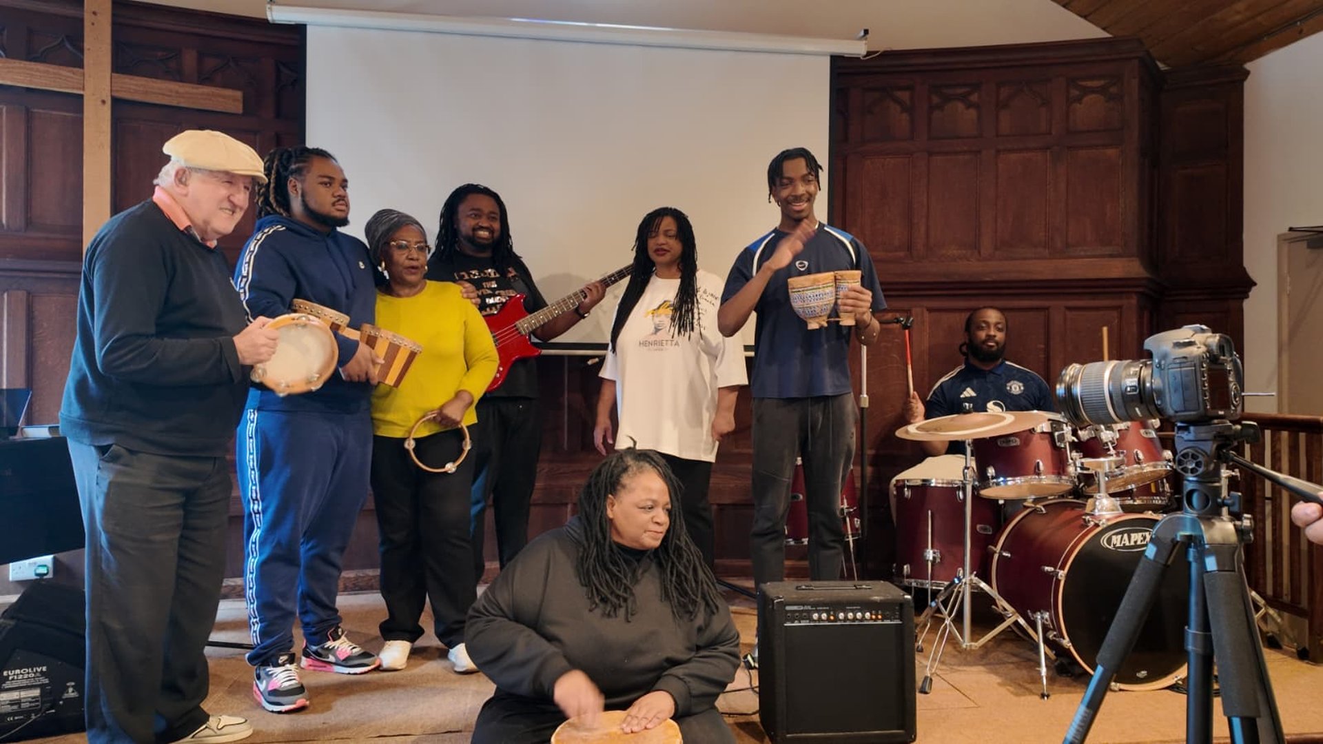 black and white bed linen