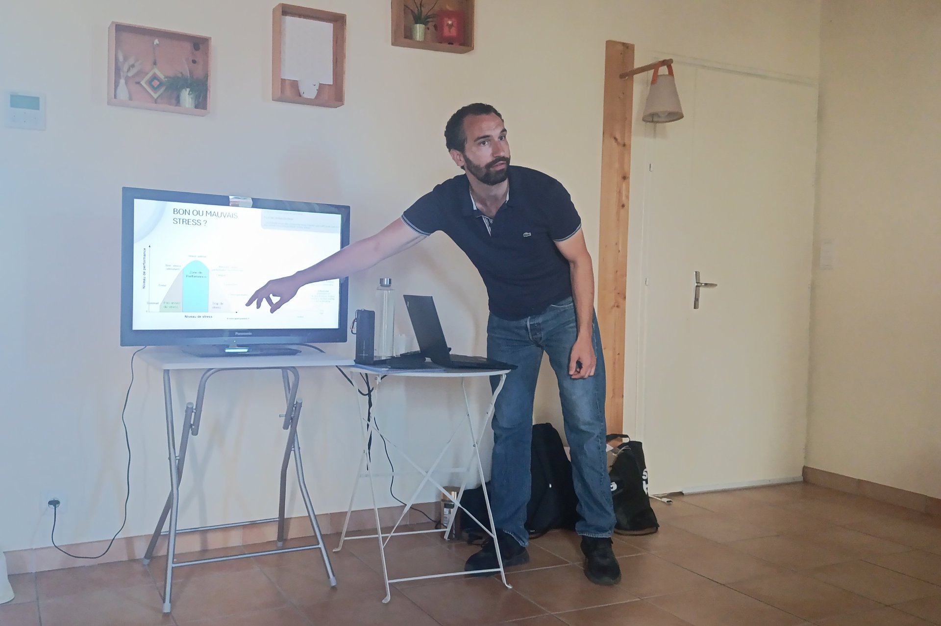 black and white bed linen