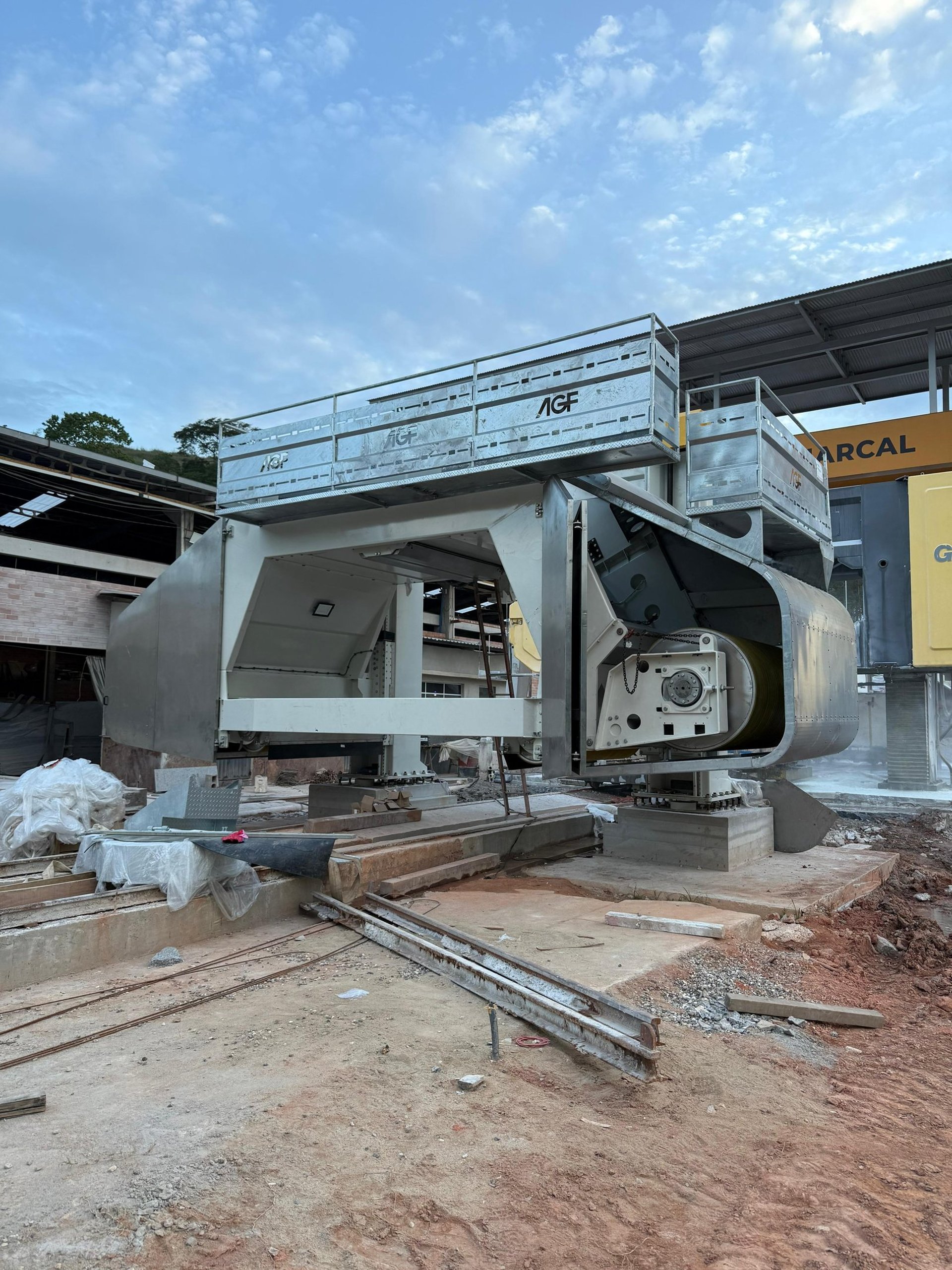 black and brown leather padded tub sofa