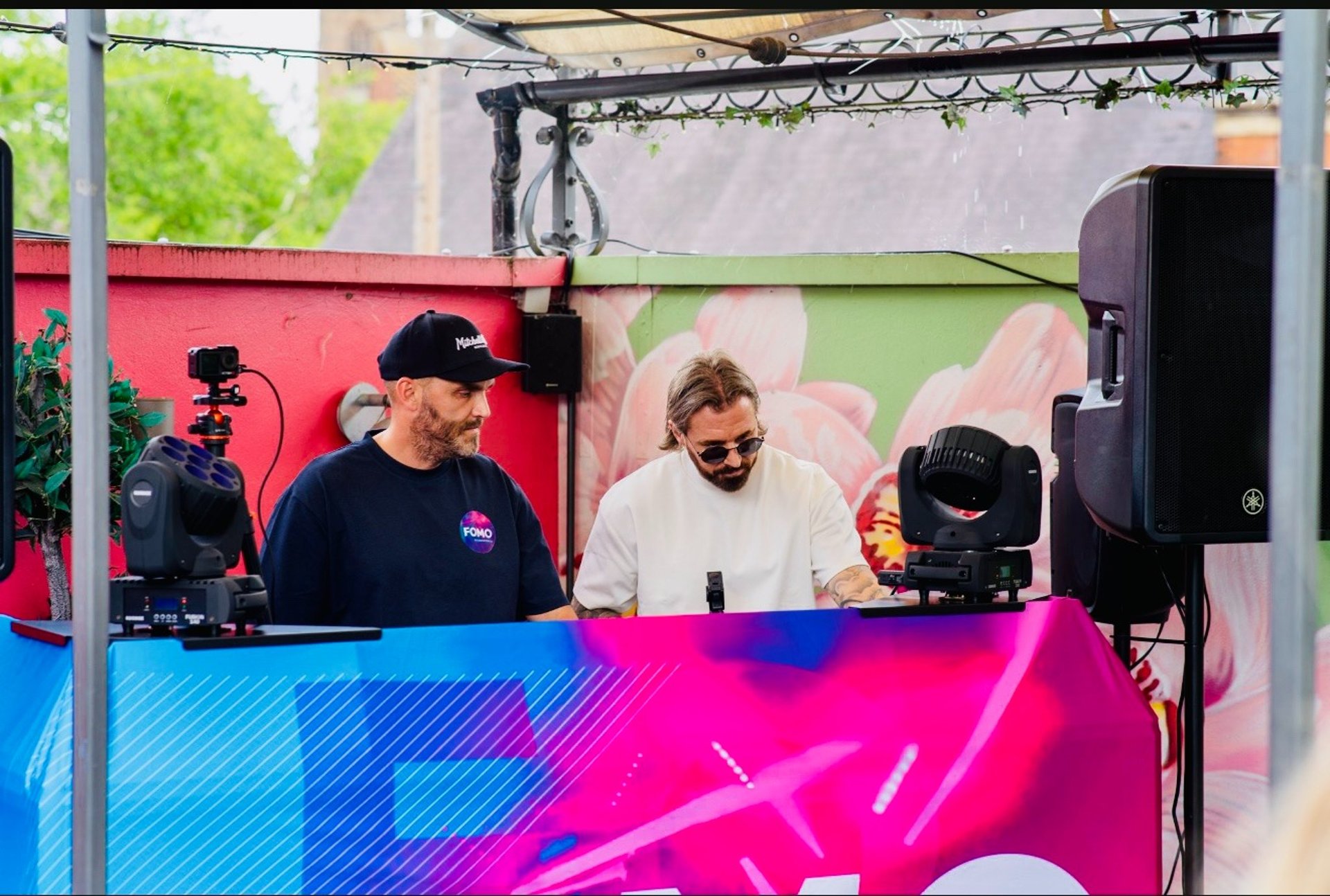 black and white bed linen