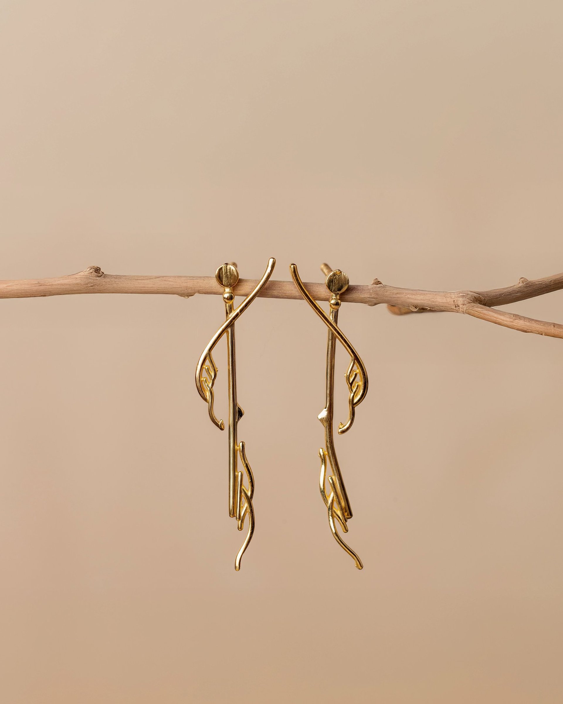 gray computer monitor