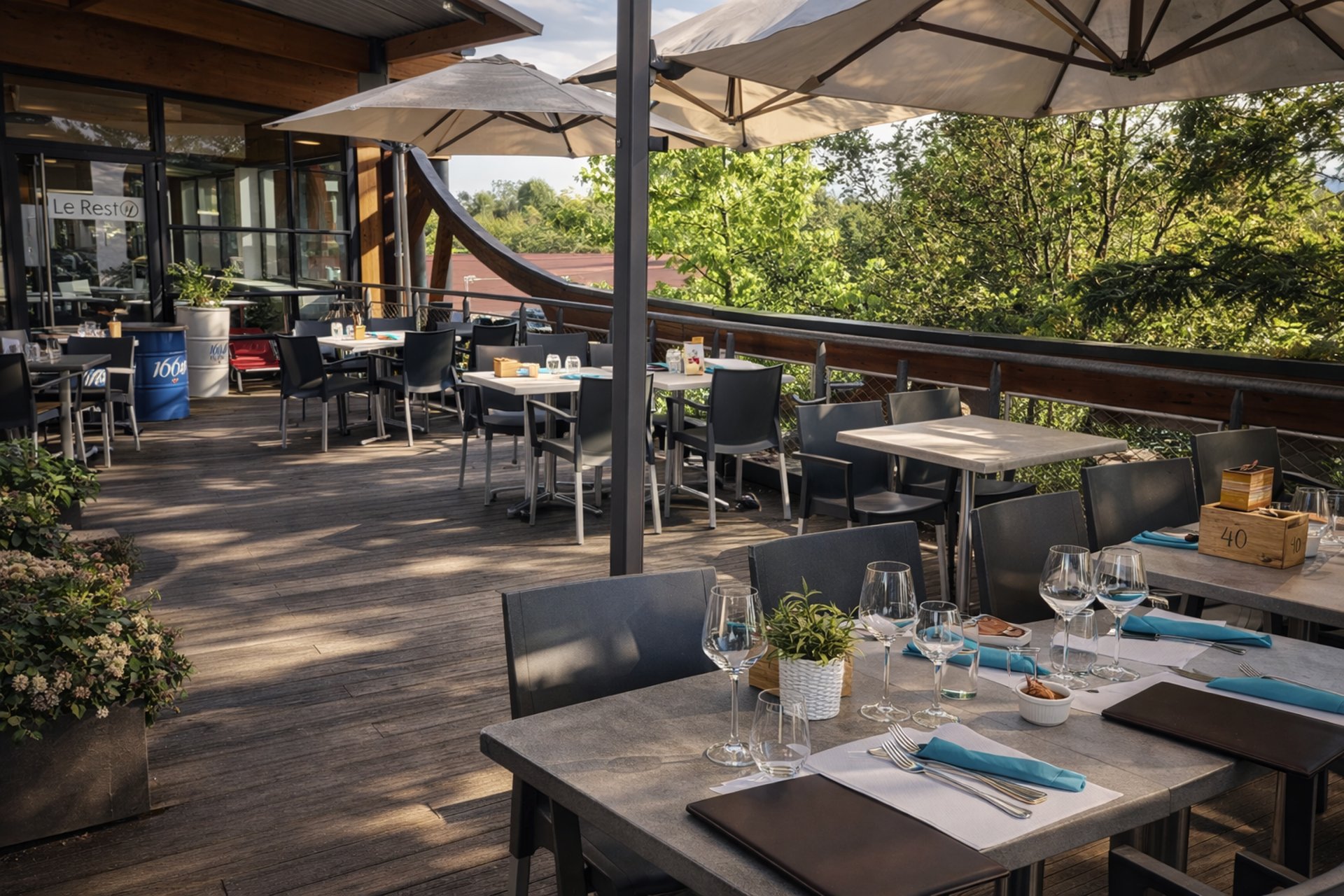 black and white bed linen