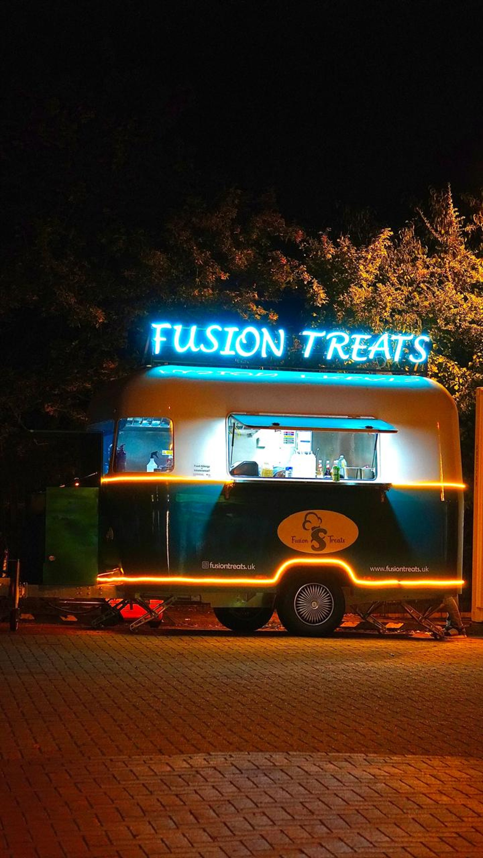 black and brown leather padded tub sofa