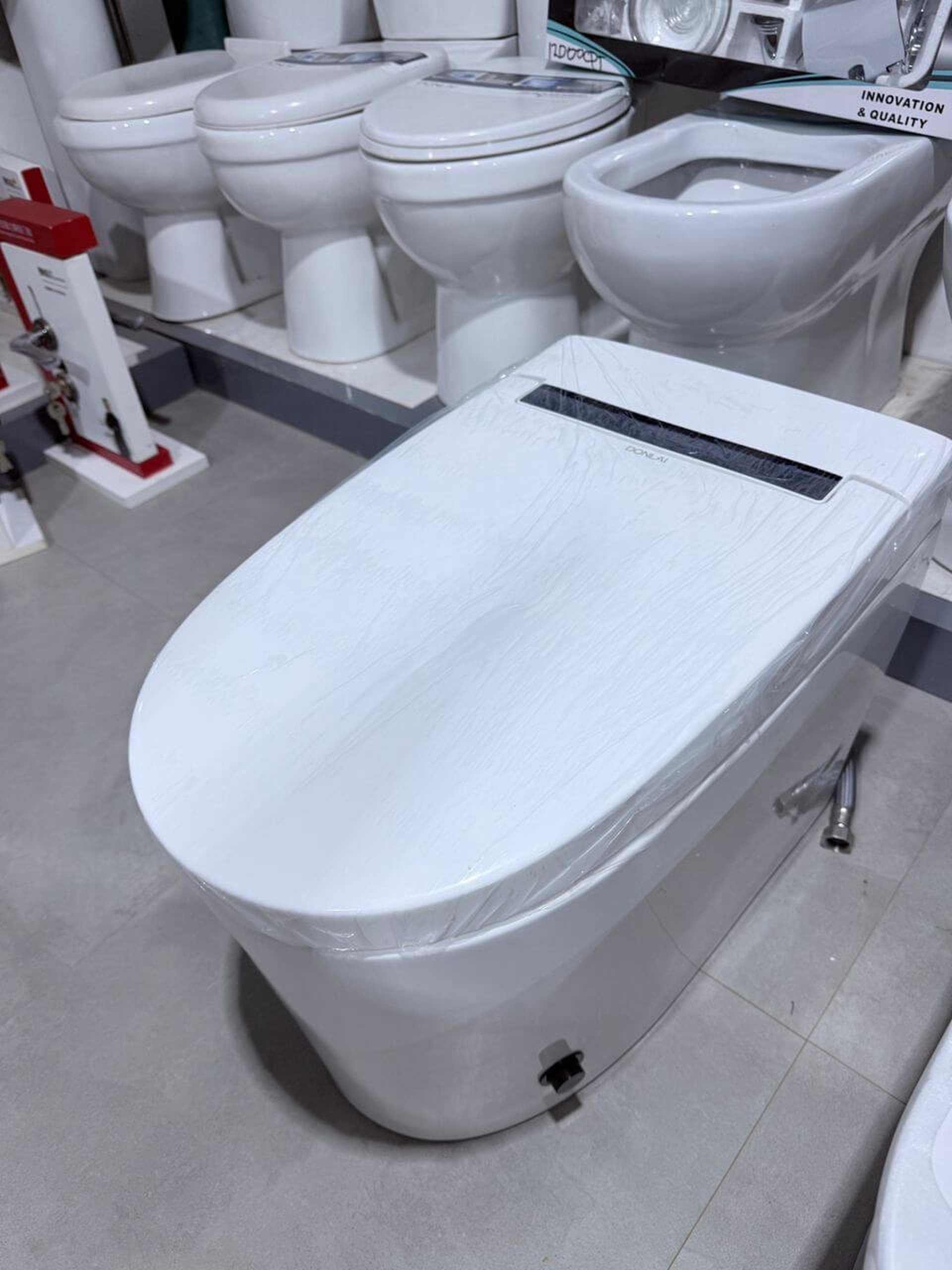 black and white bed linen