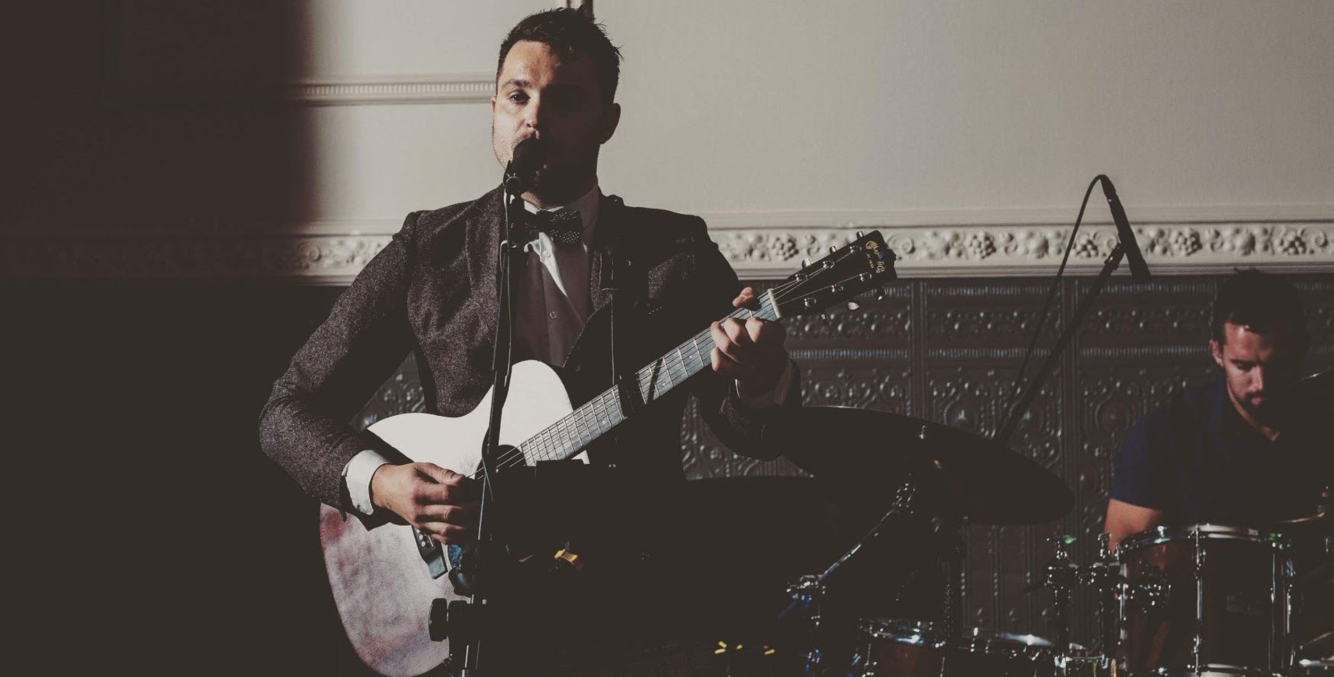 black and white bed linen