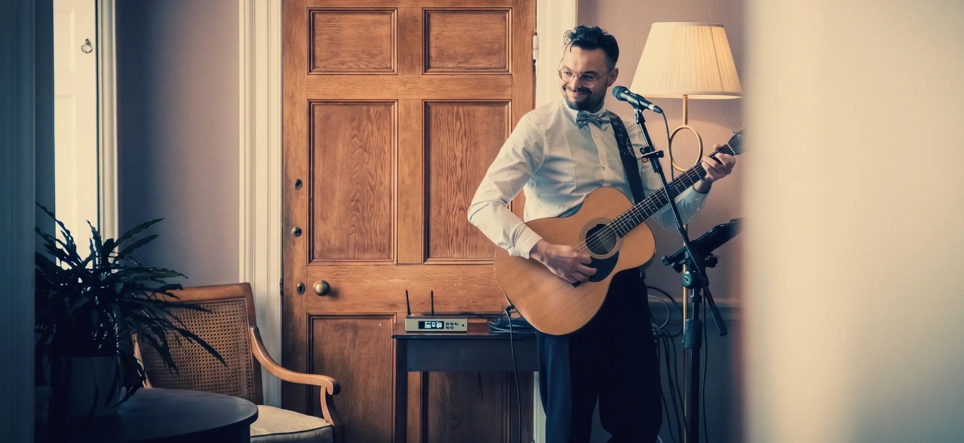 Joe Russell - solo acoustic guitar and vocal performance in Devon and Cornwall.