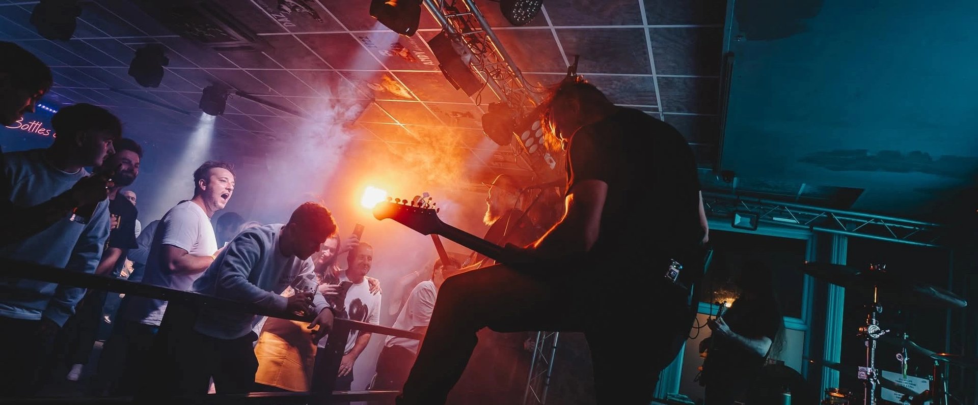 black and white bed linen