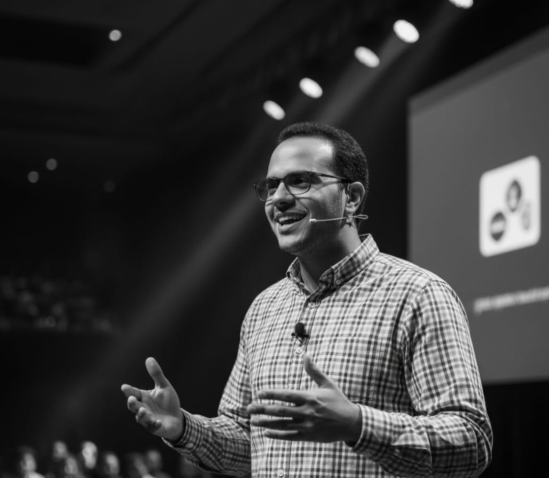 black and white bed linen