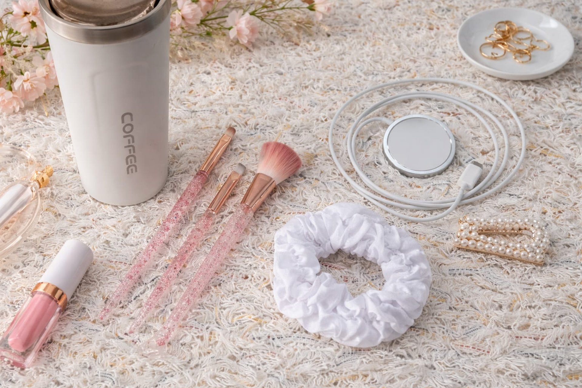 black and white bed linen