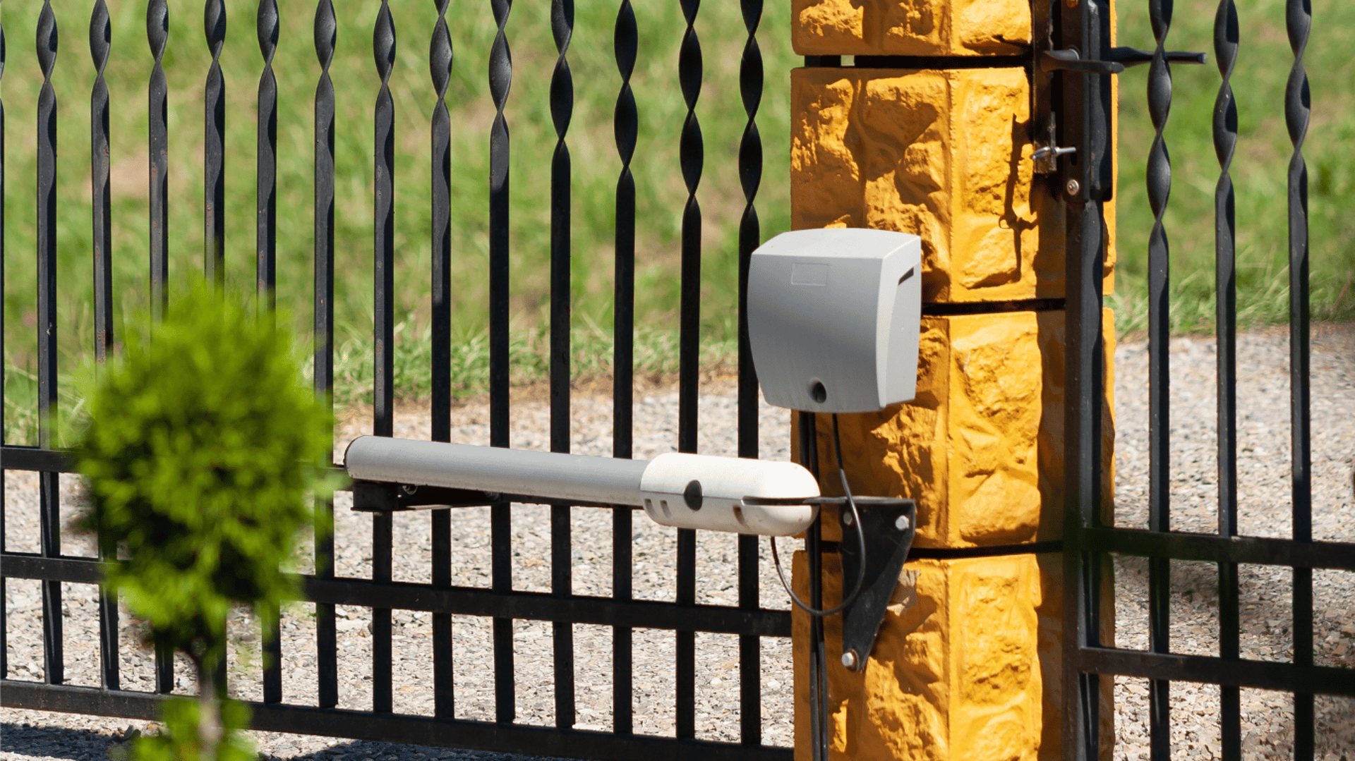 gray computer monitor