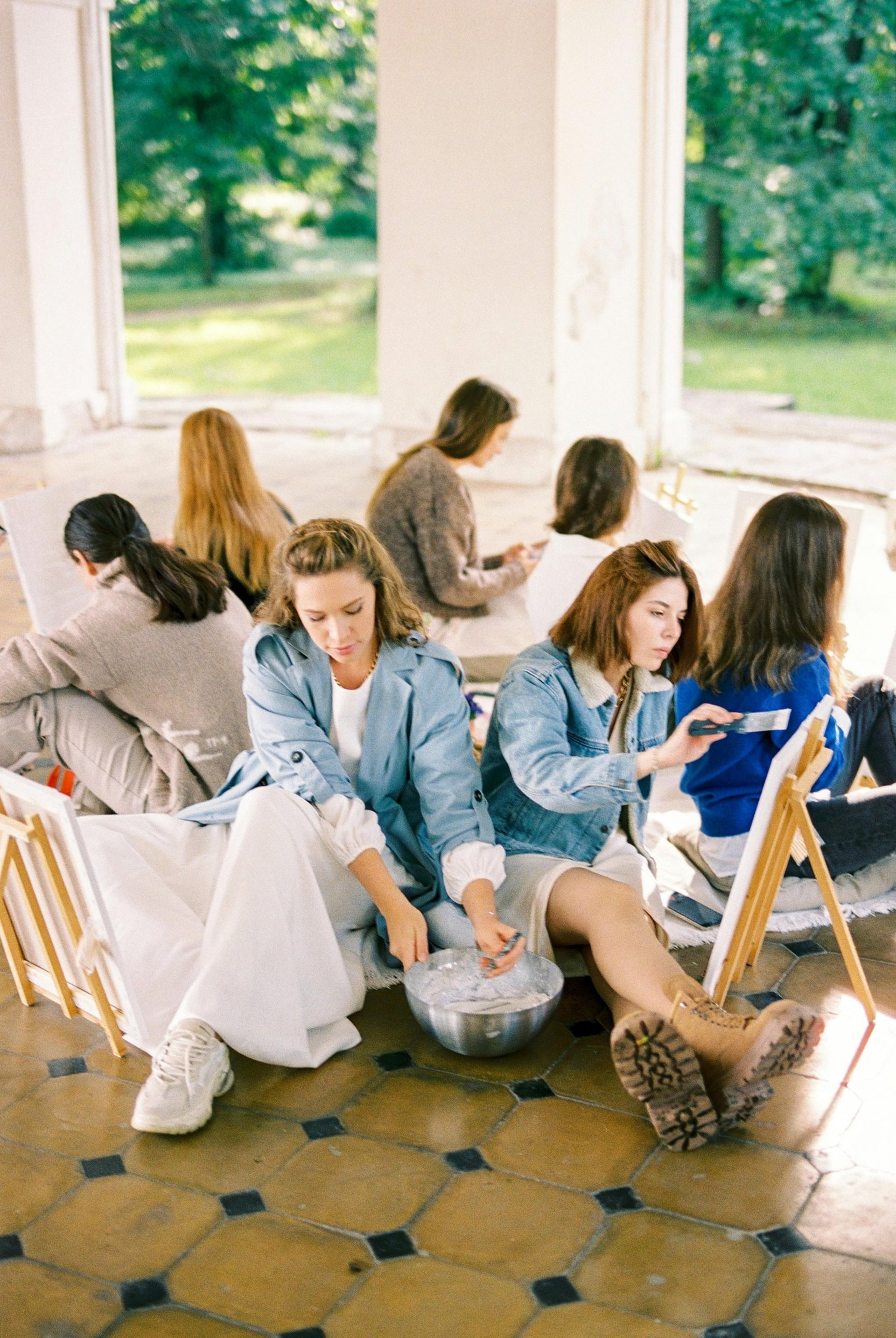 gray computer monitor