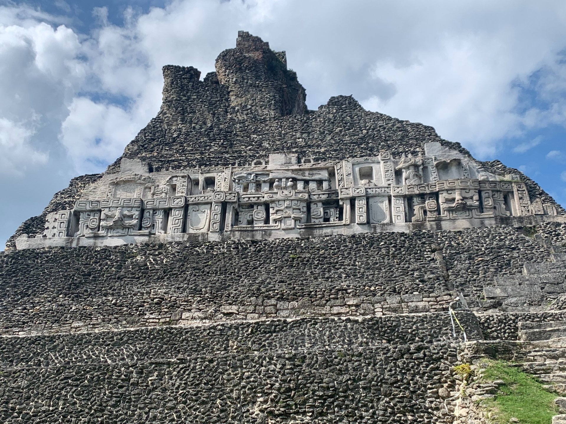 black and white bed linen