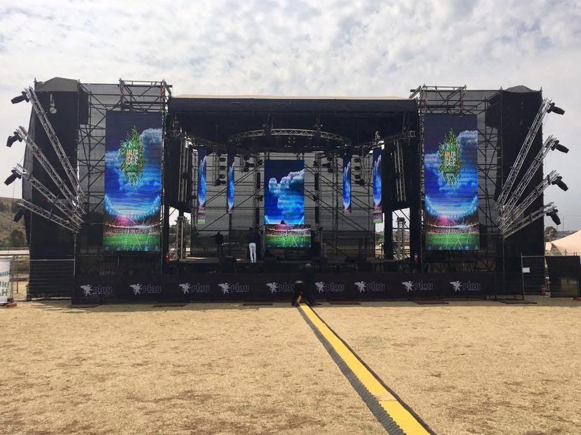 black and brown leather padded tub sofa