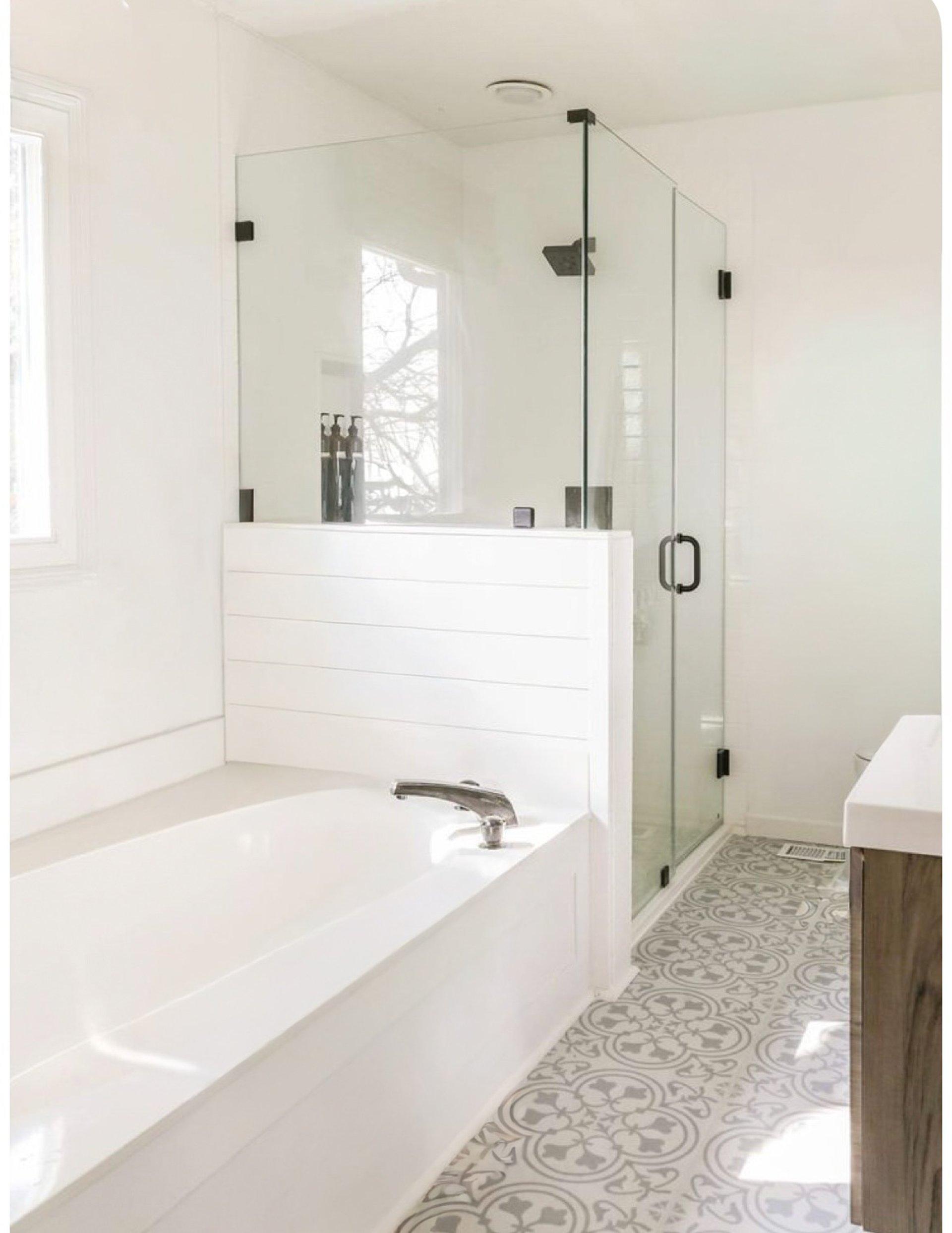 black and white bed linen