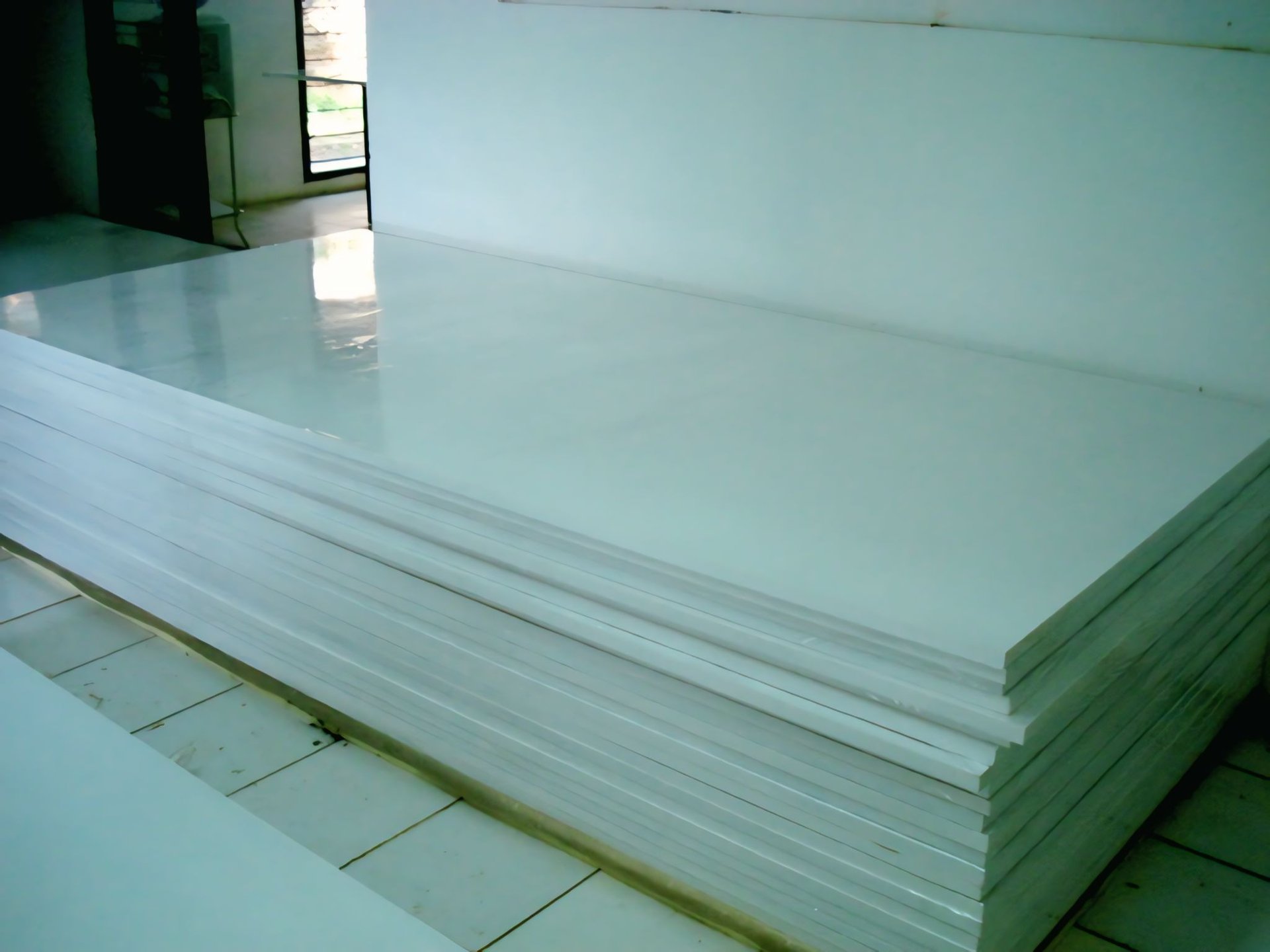 black and white bed linen