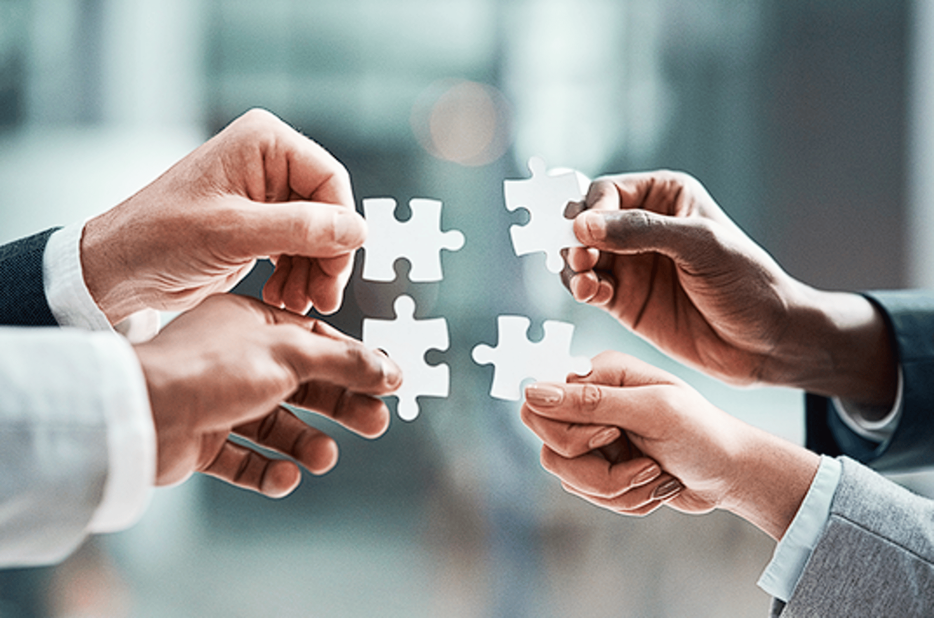 gray computer monitor