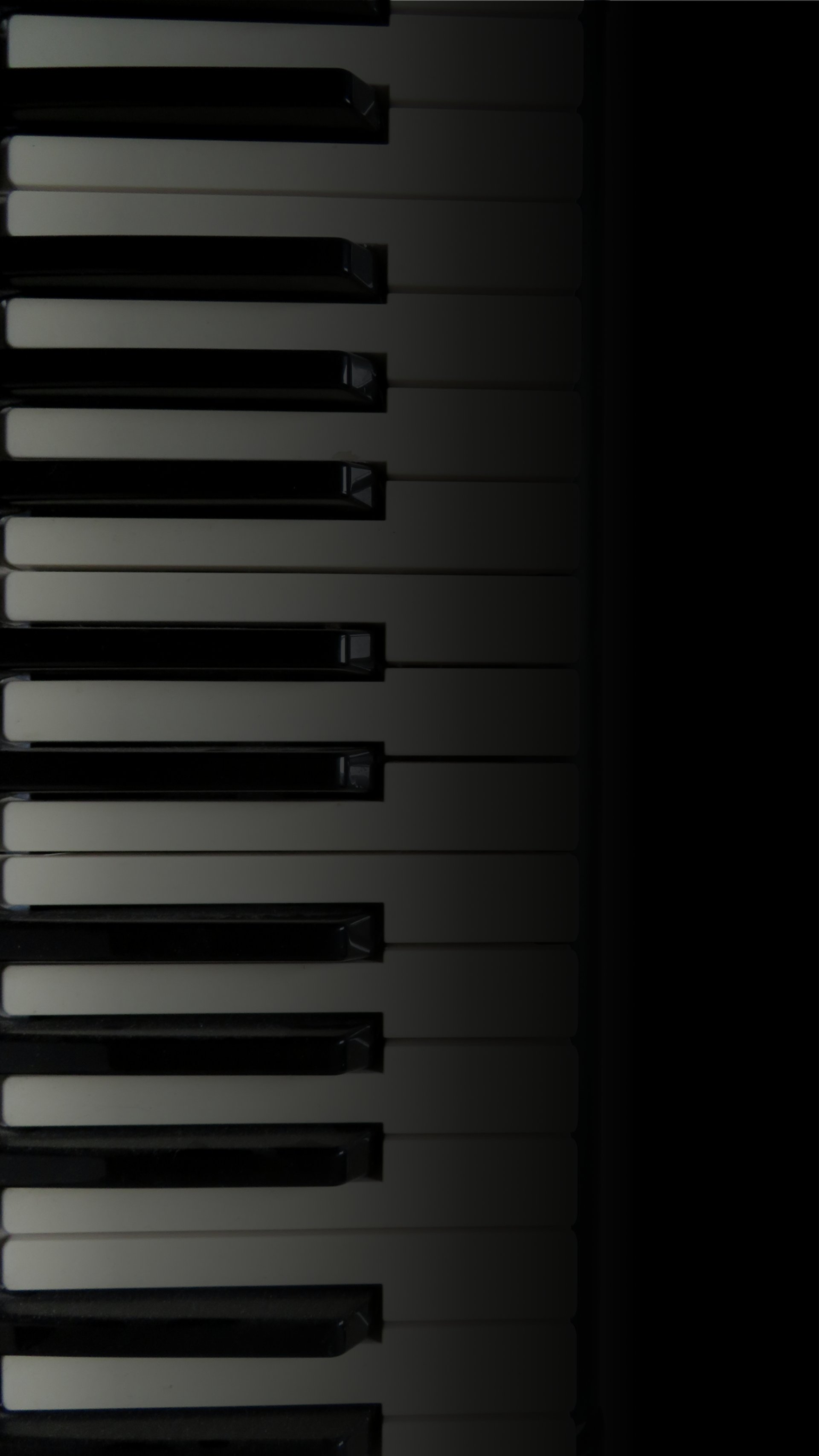 white and black piano keyboard