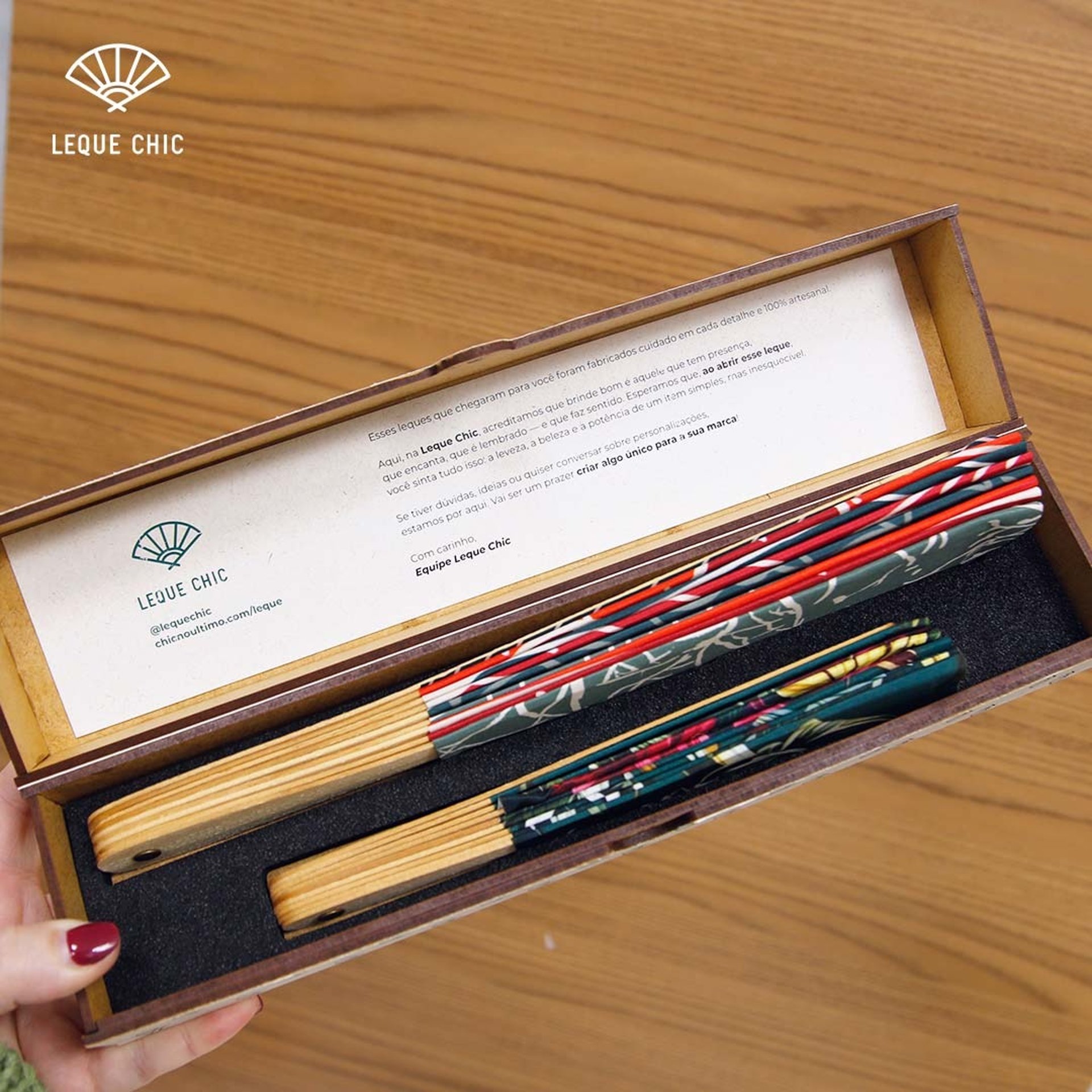 gray computer monitor