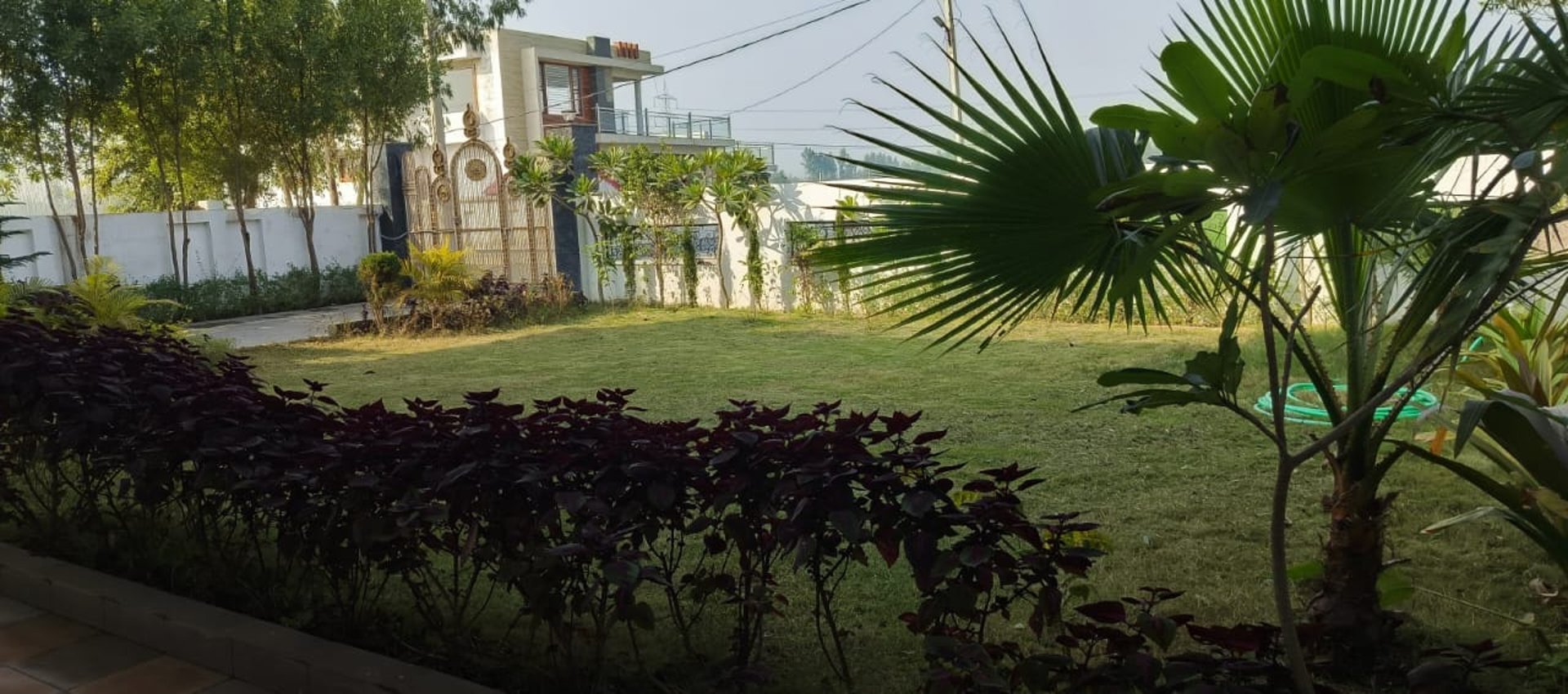 black and white bed linen