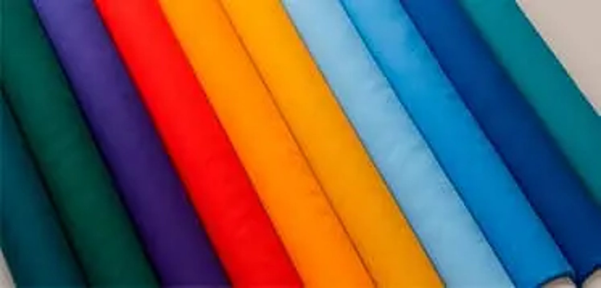 muestrario de telas de diferentes colores