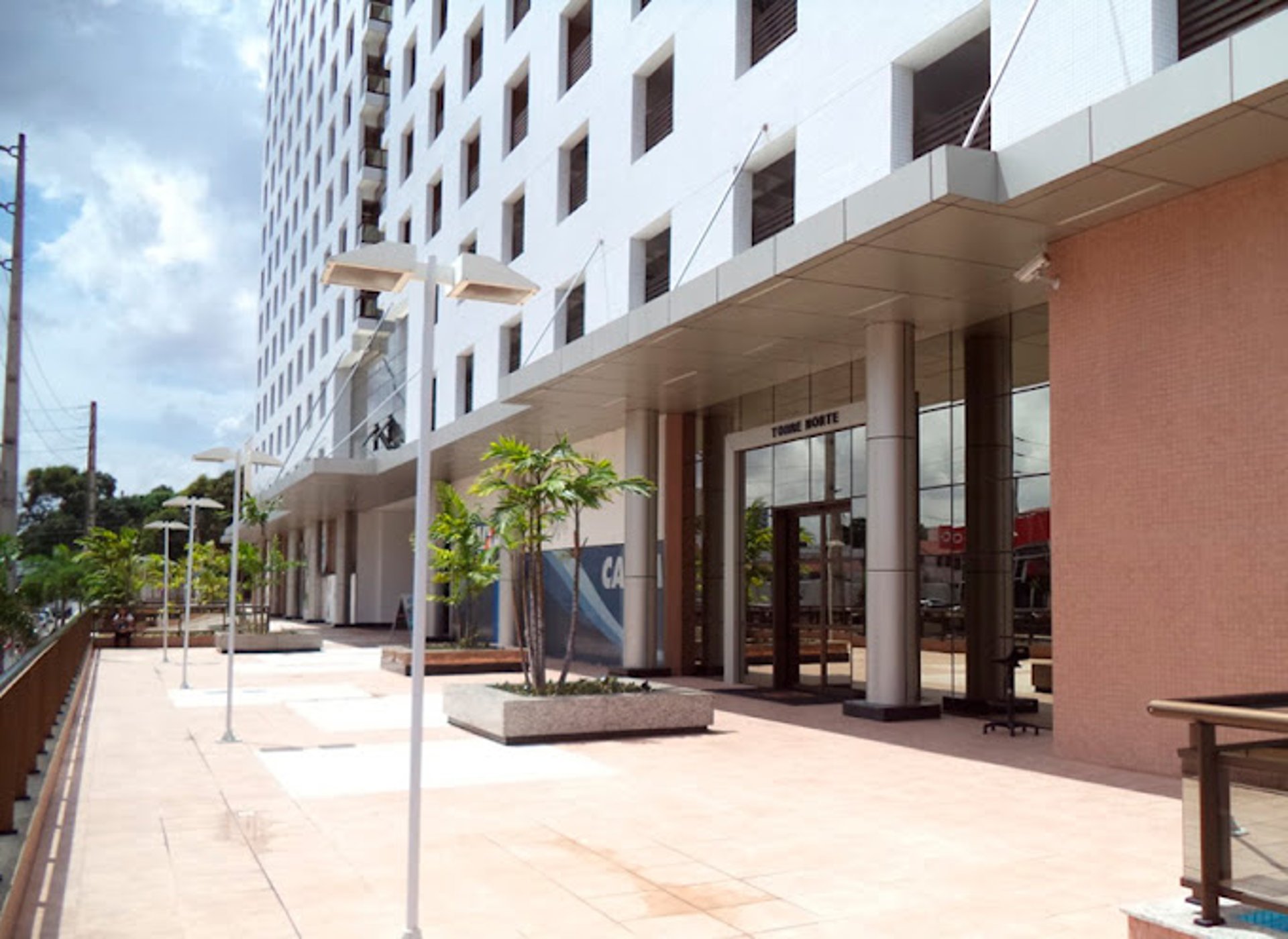 gray computer monitor