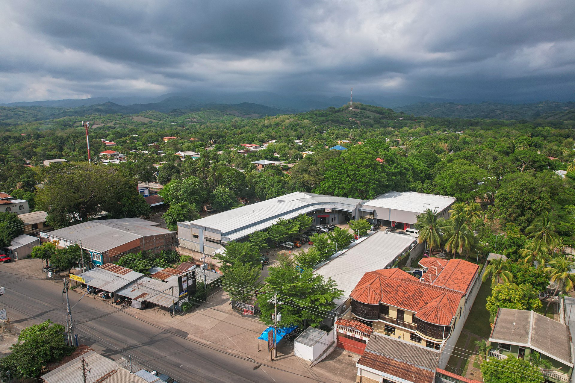 black and white bed linen