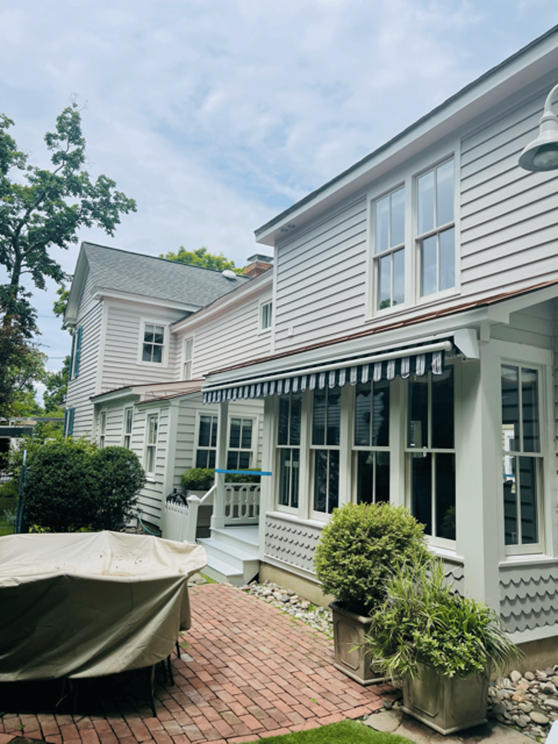 black and white bed linen