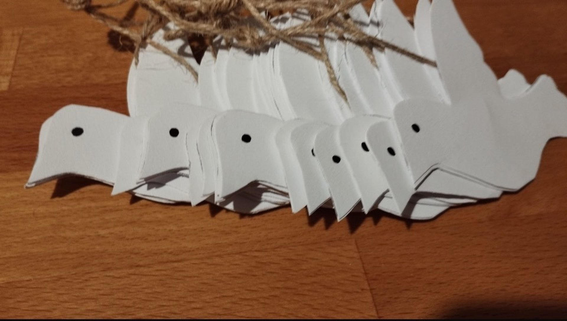 gray computer monitor