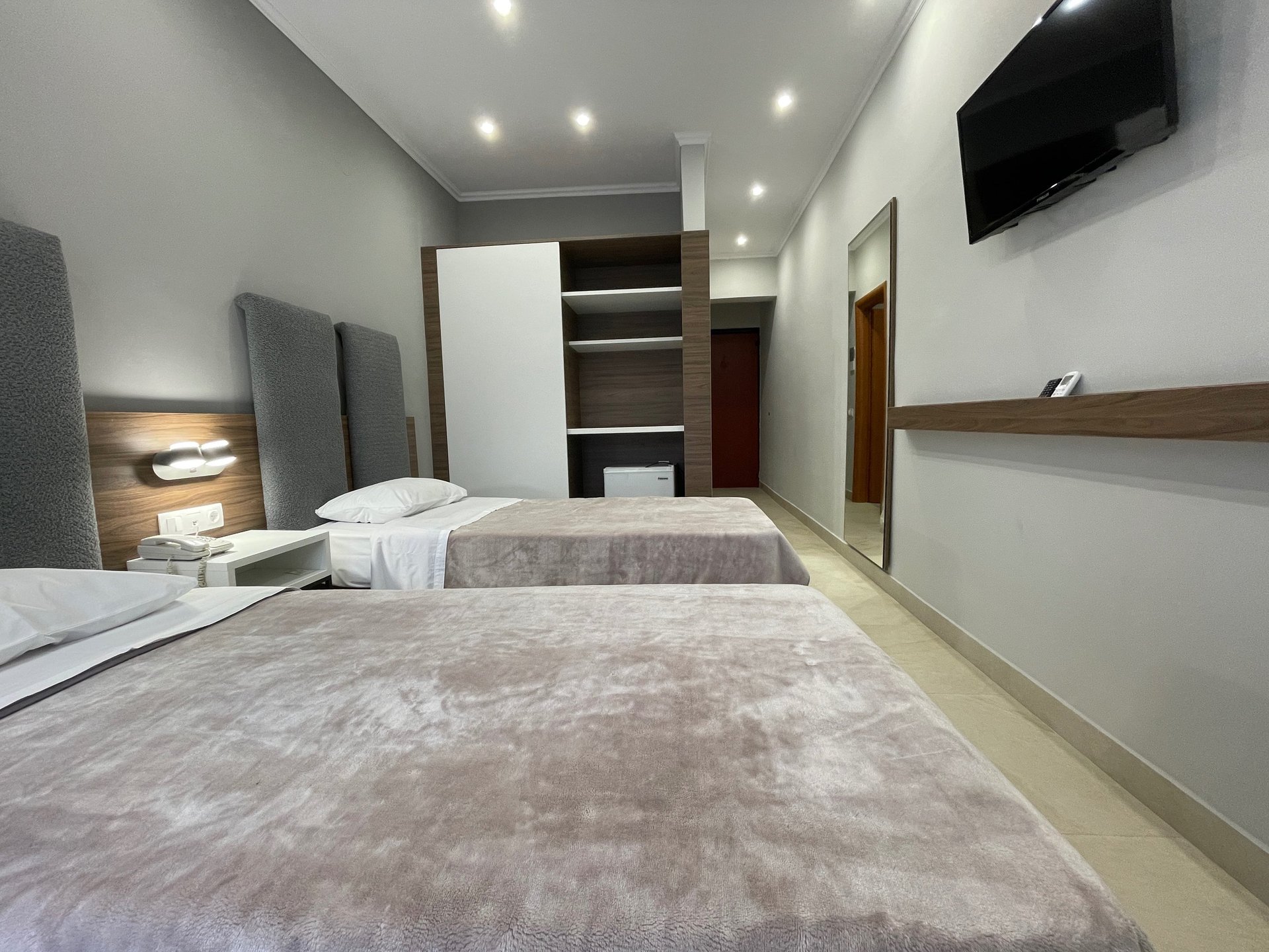 black and white bed linen