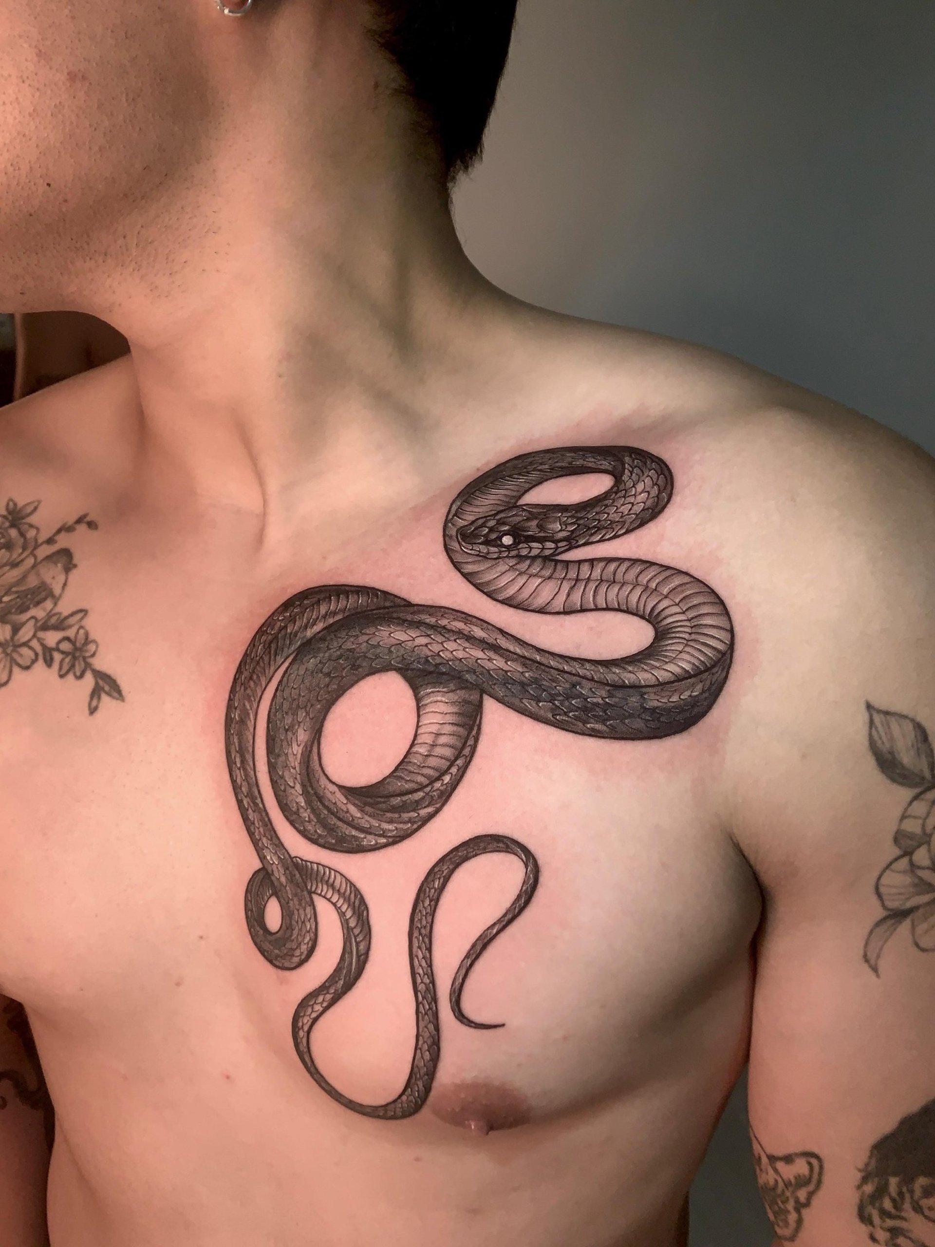 gray computer monitor