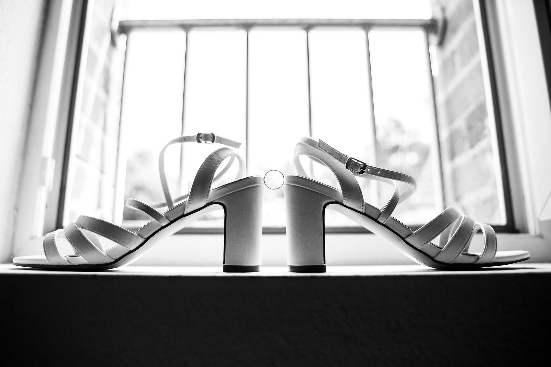 black and white bed linen