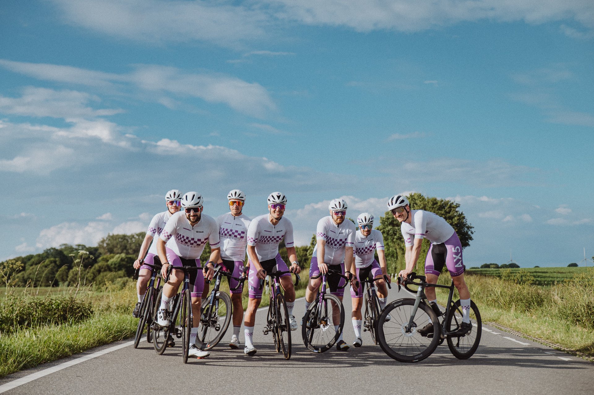 black and white bed linen