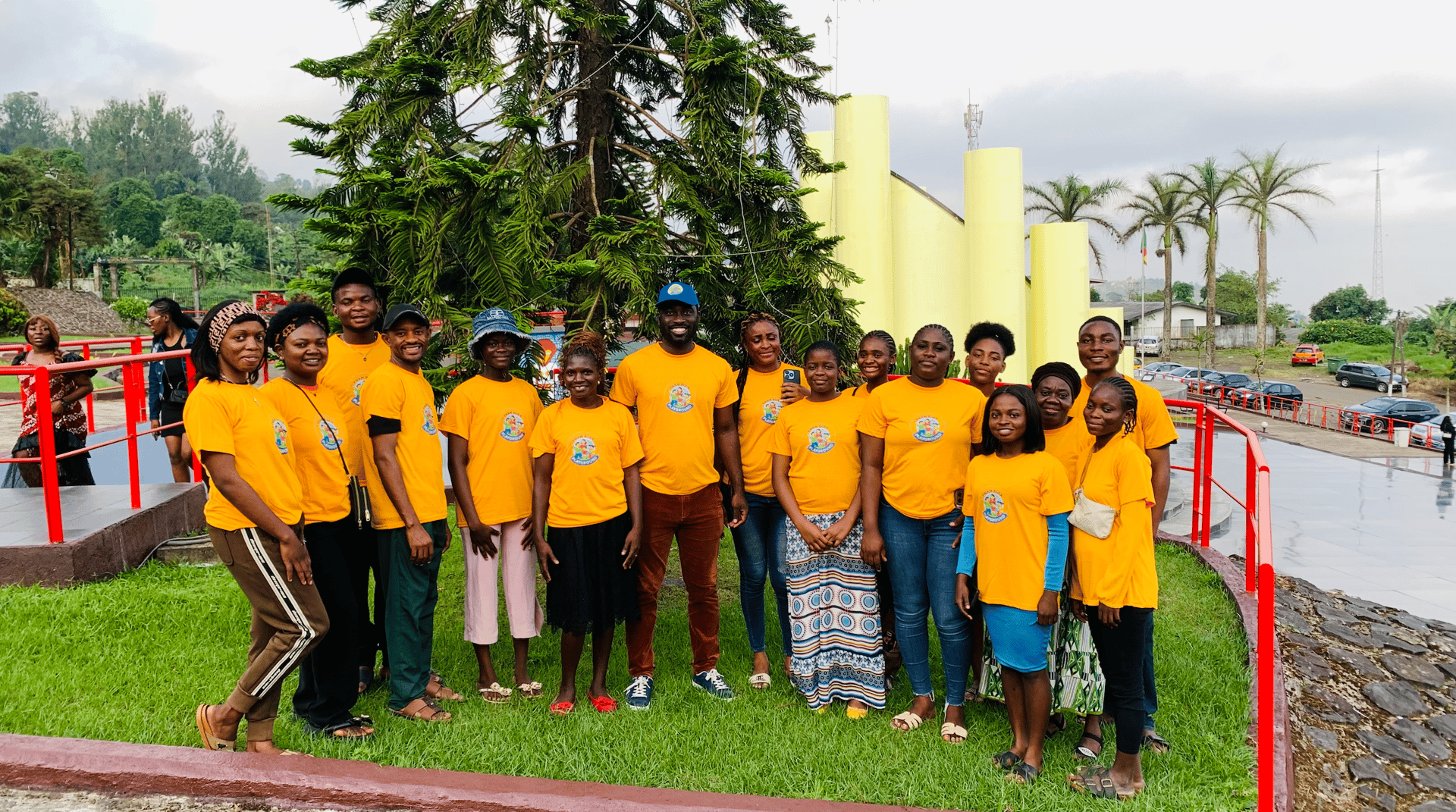 shallow focus photography of red bauble on christmas tree
