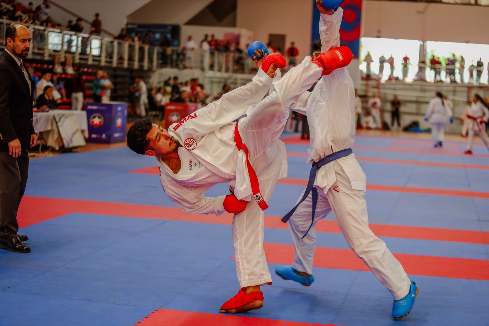 gray computer monitor