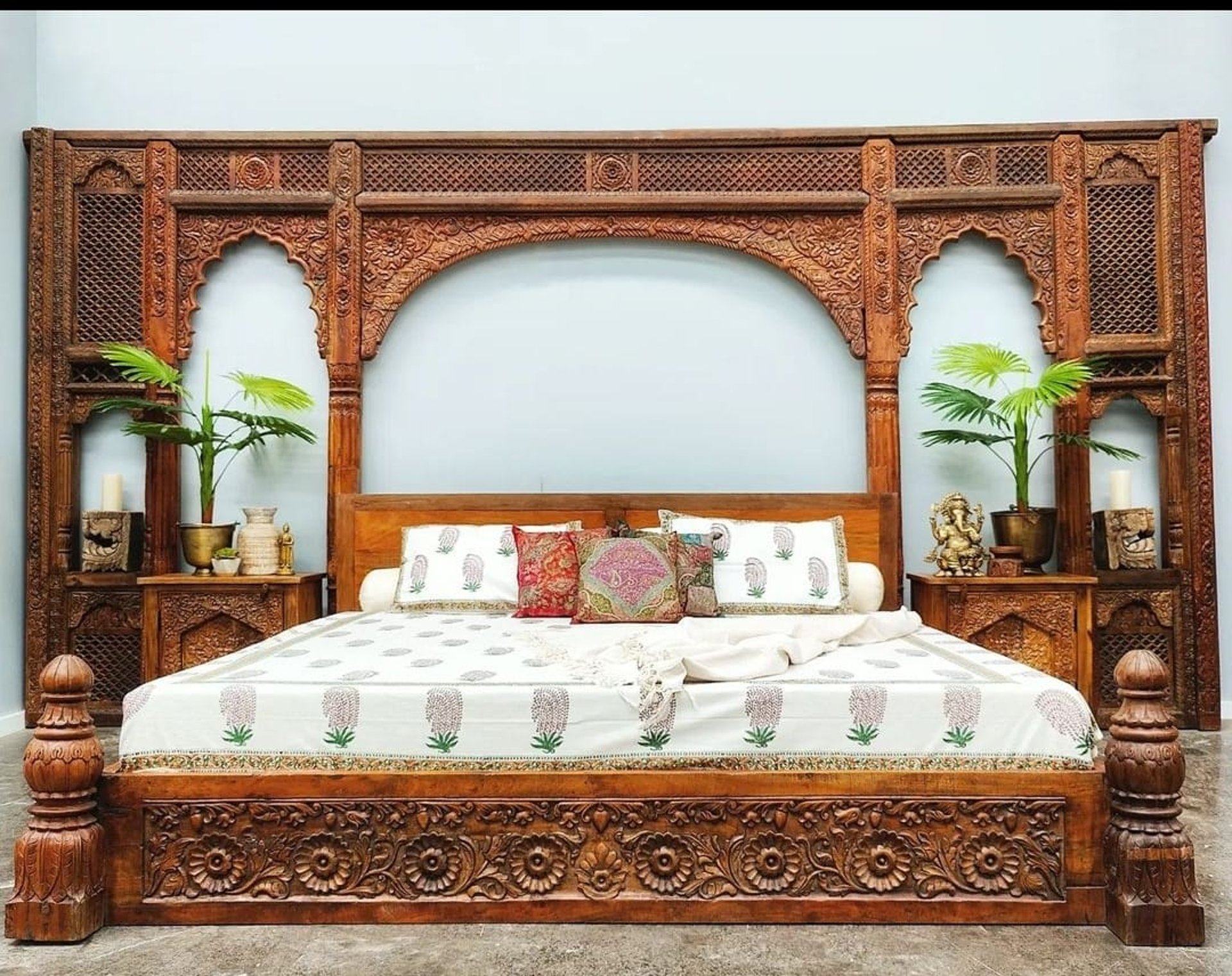 black and white bed linen