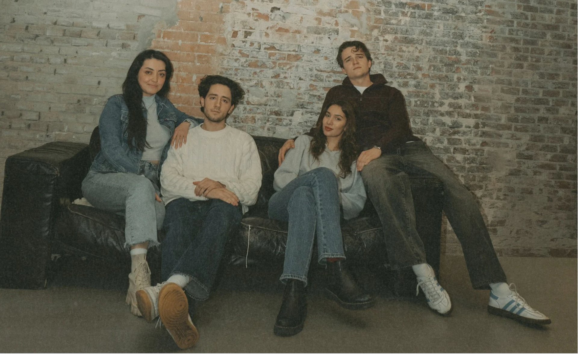 black and white bed linen