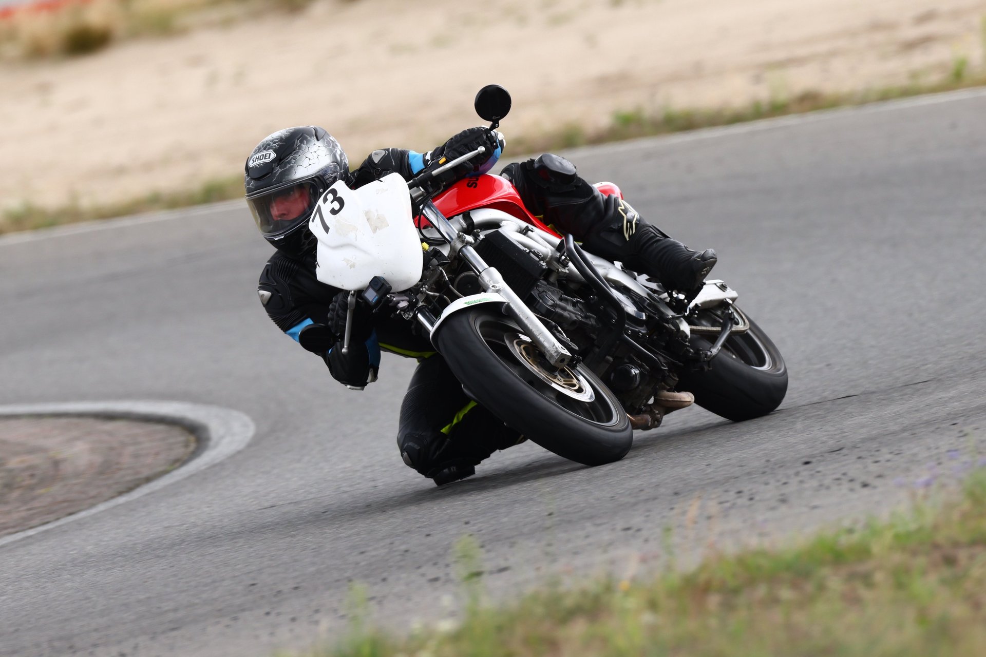 black and white bed linen