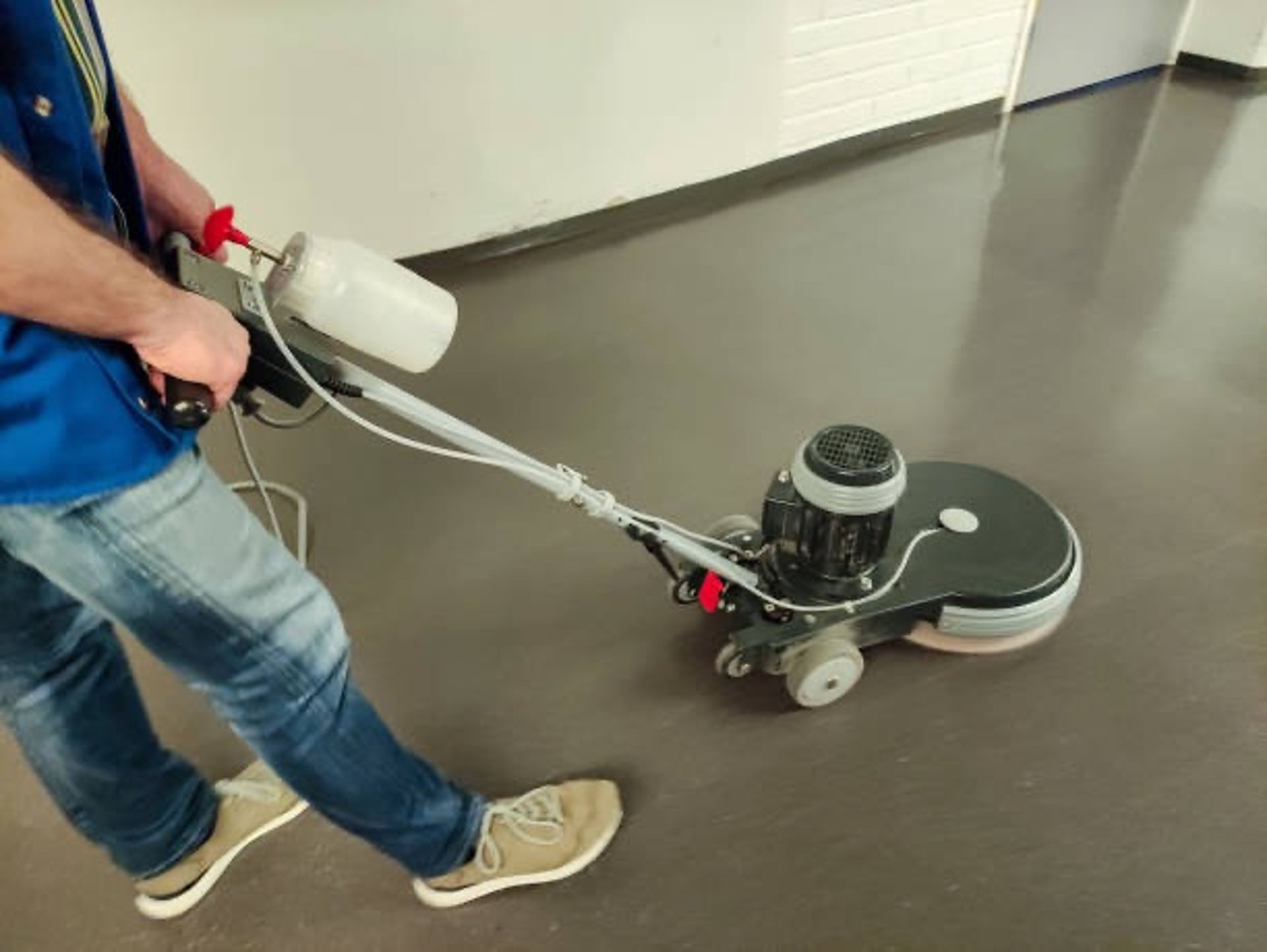 CoreBright floor machine
