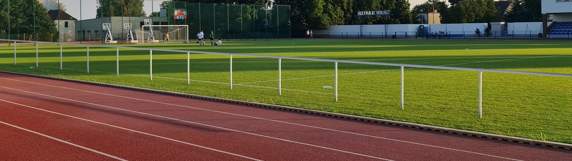 Main courante de stade