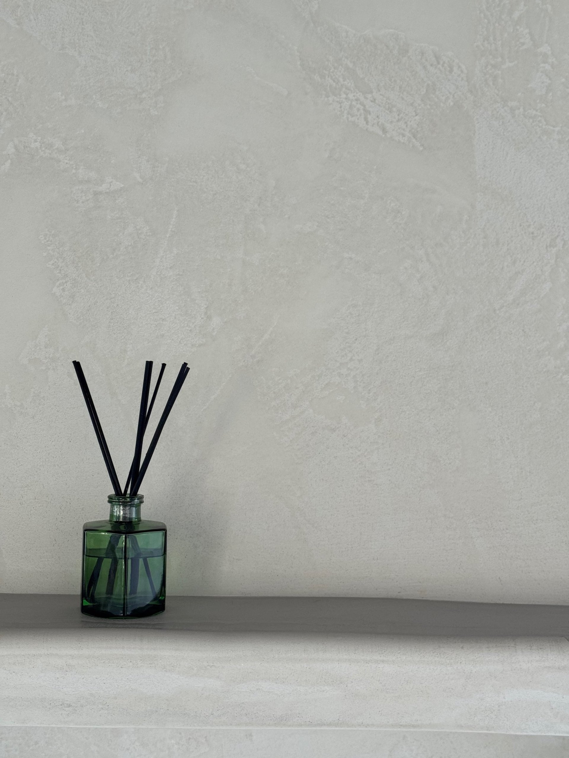 black and white bed linen