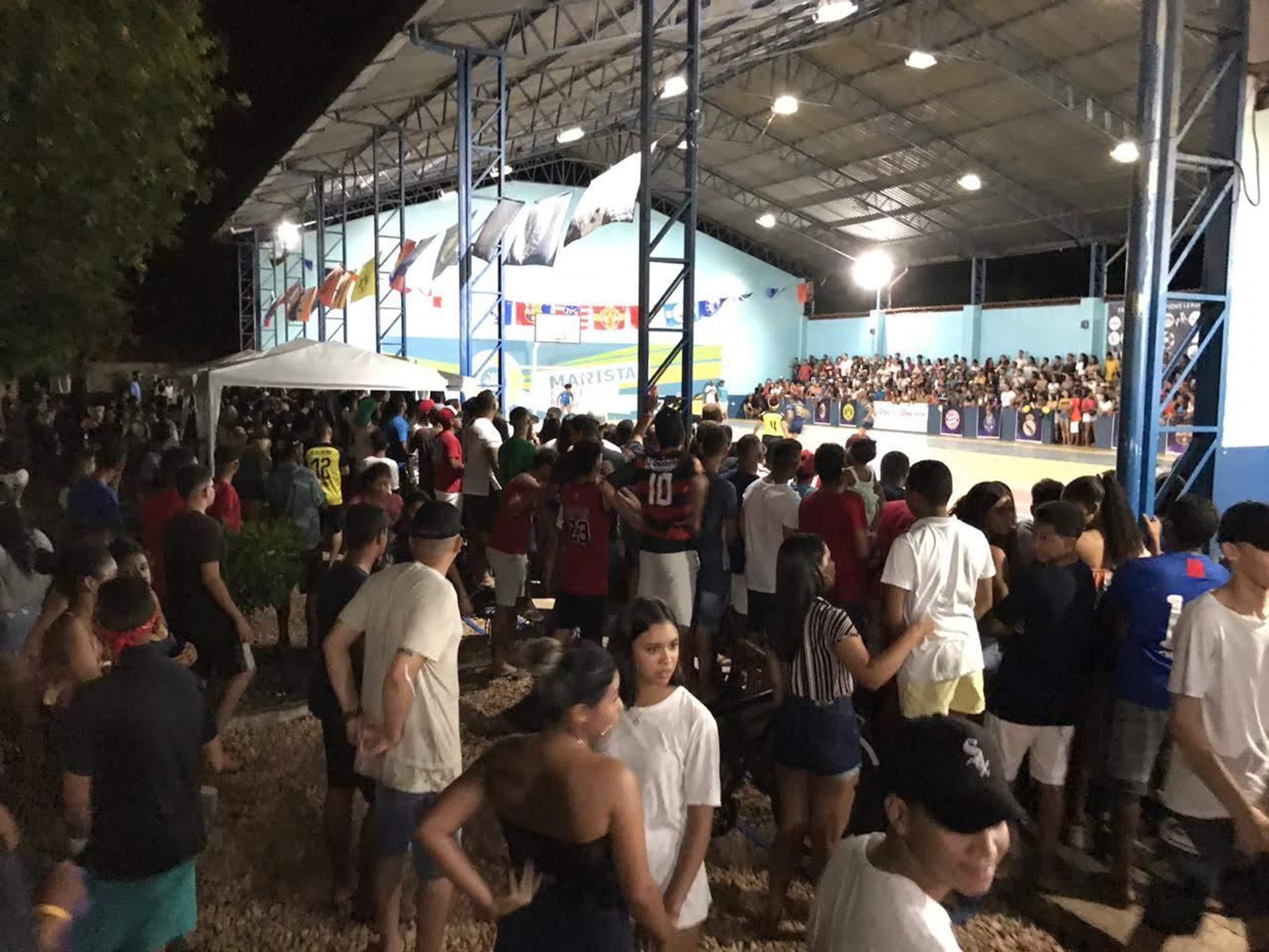 gray computer monitor